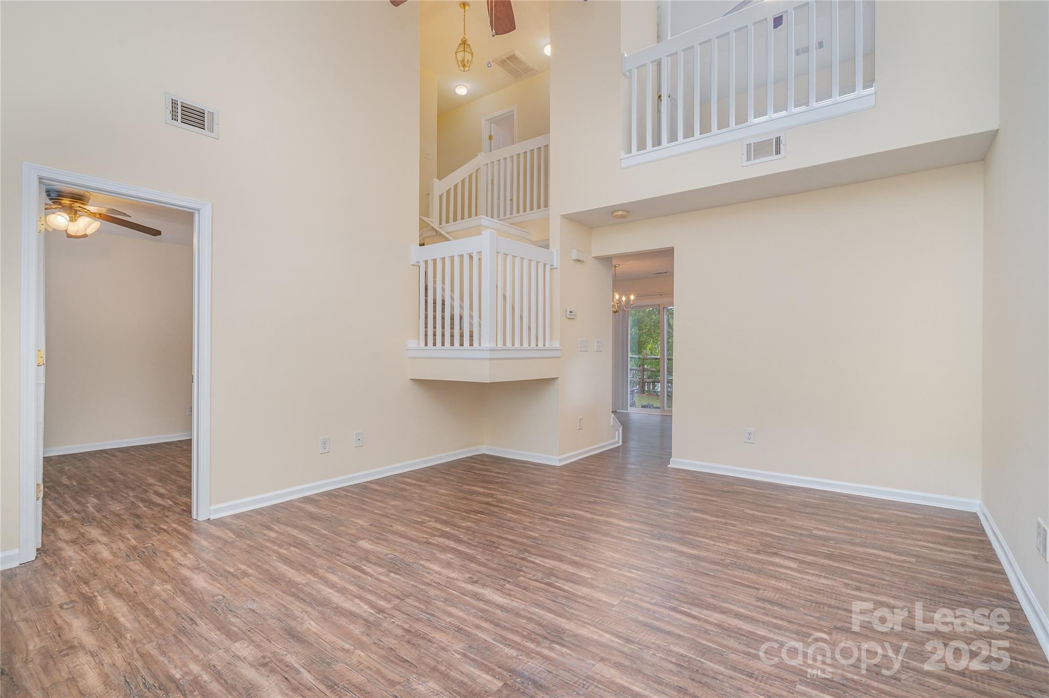 16849 Greenlawn Hills Court Property Photo 8