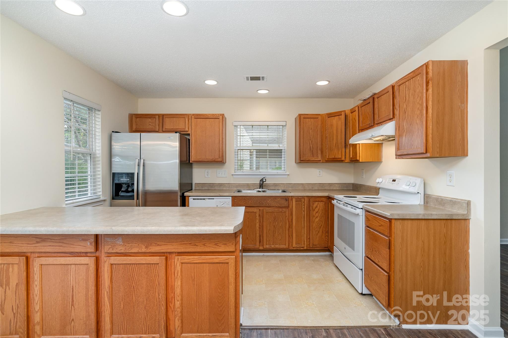 16849 Greenlawn Hills Court Property Photo 10