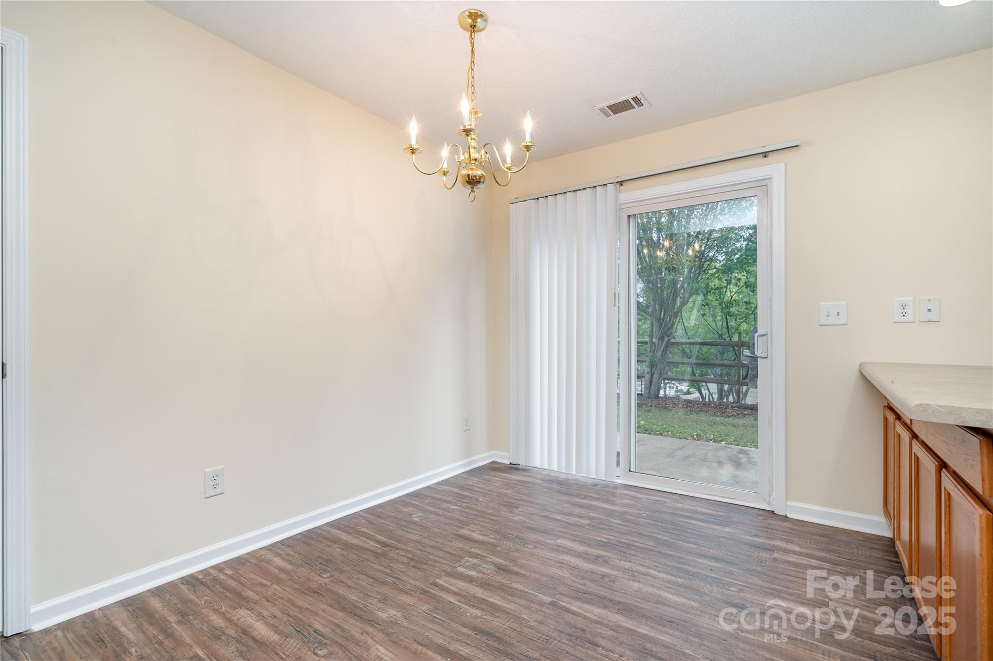 16849 Greenlawn Hills Court Property Photo 12