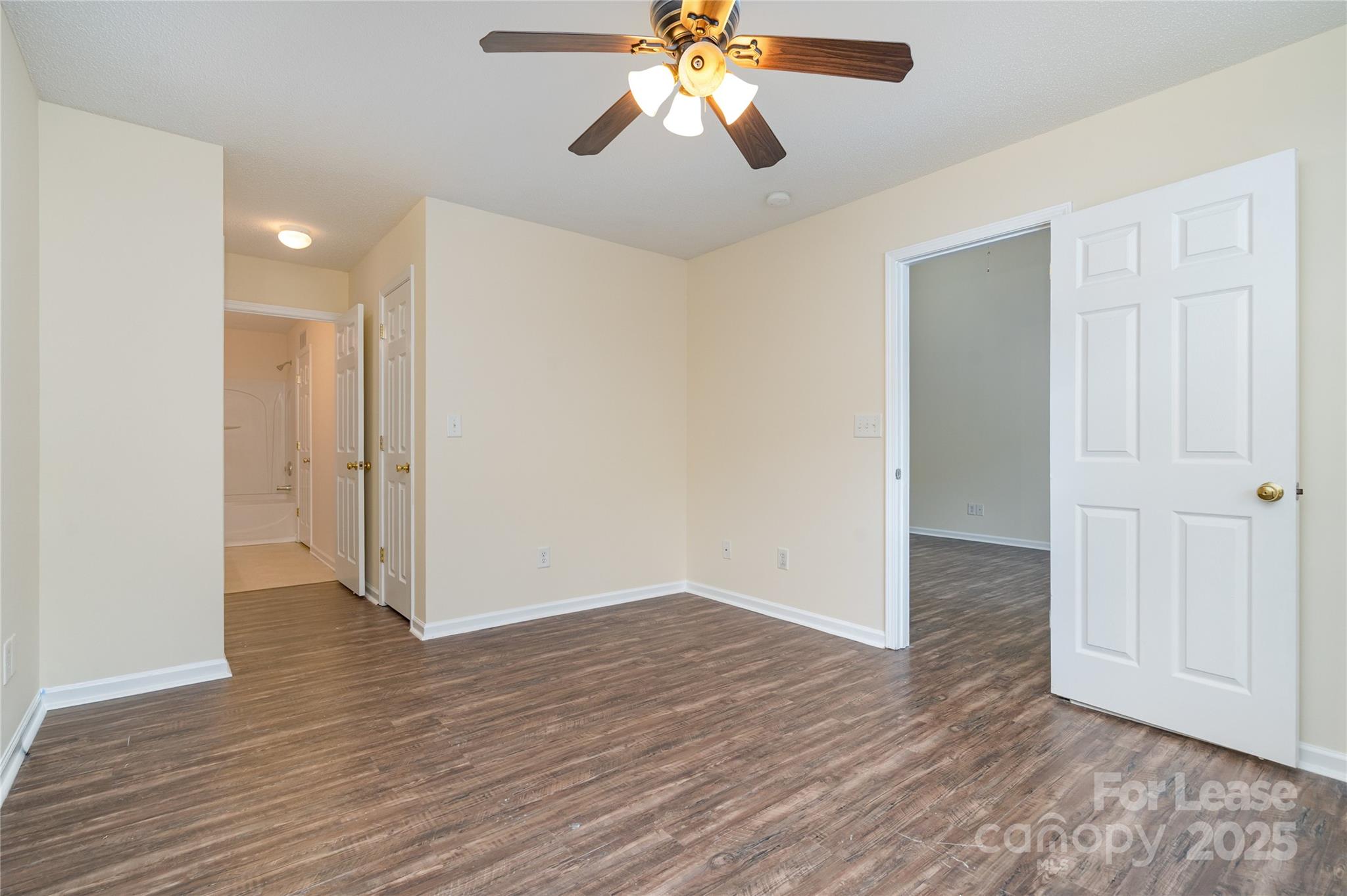 16849 Greenlawn Hills Court Property Photo 14