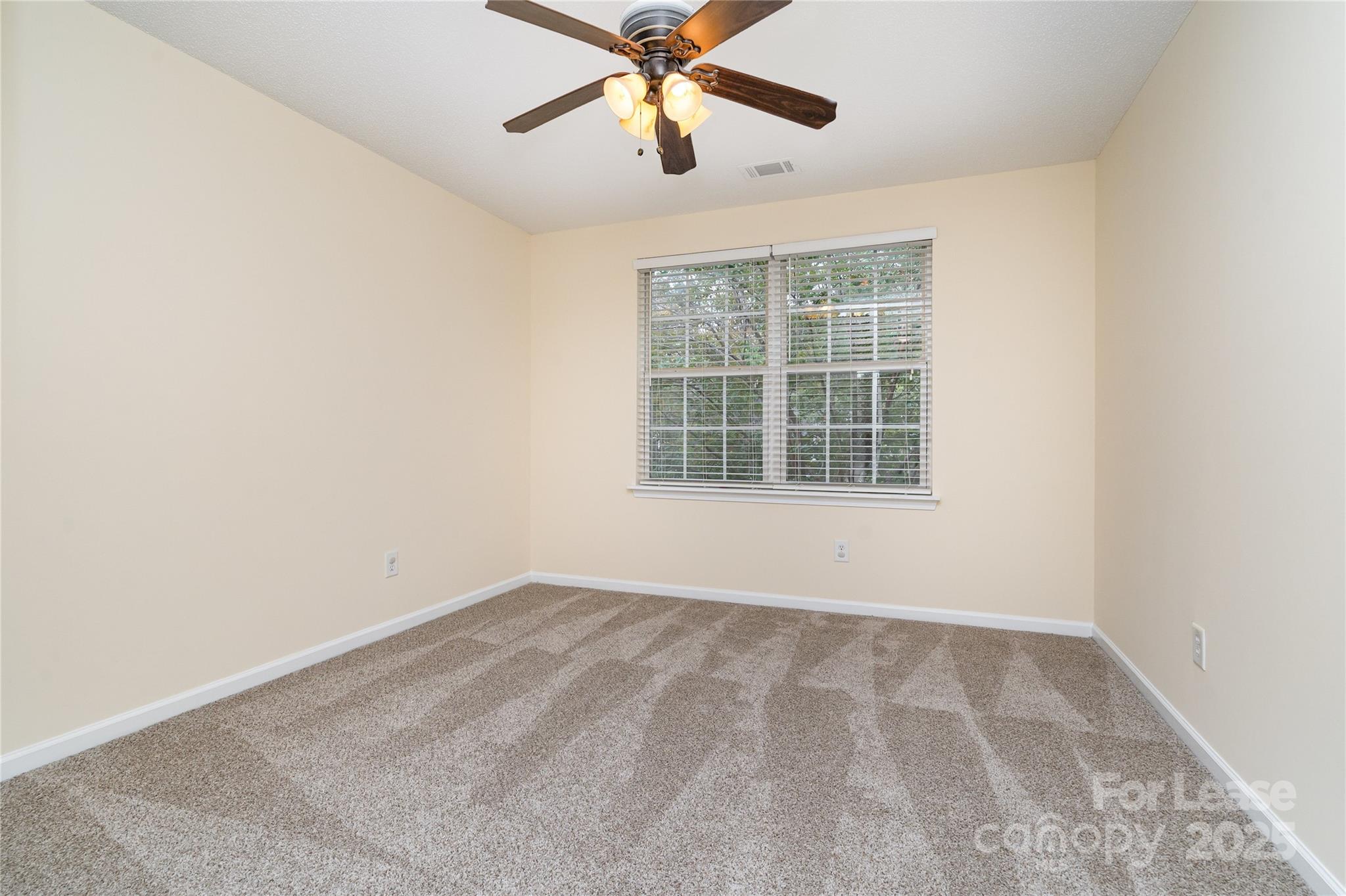16849 Greenlawn Hills Court Property Photo 20