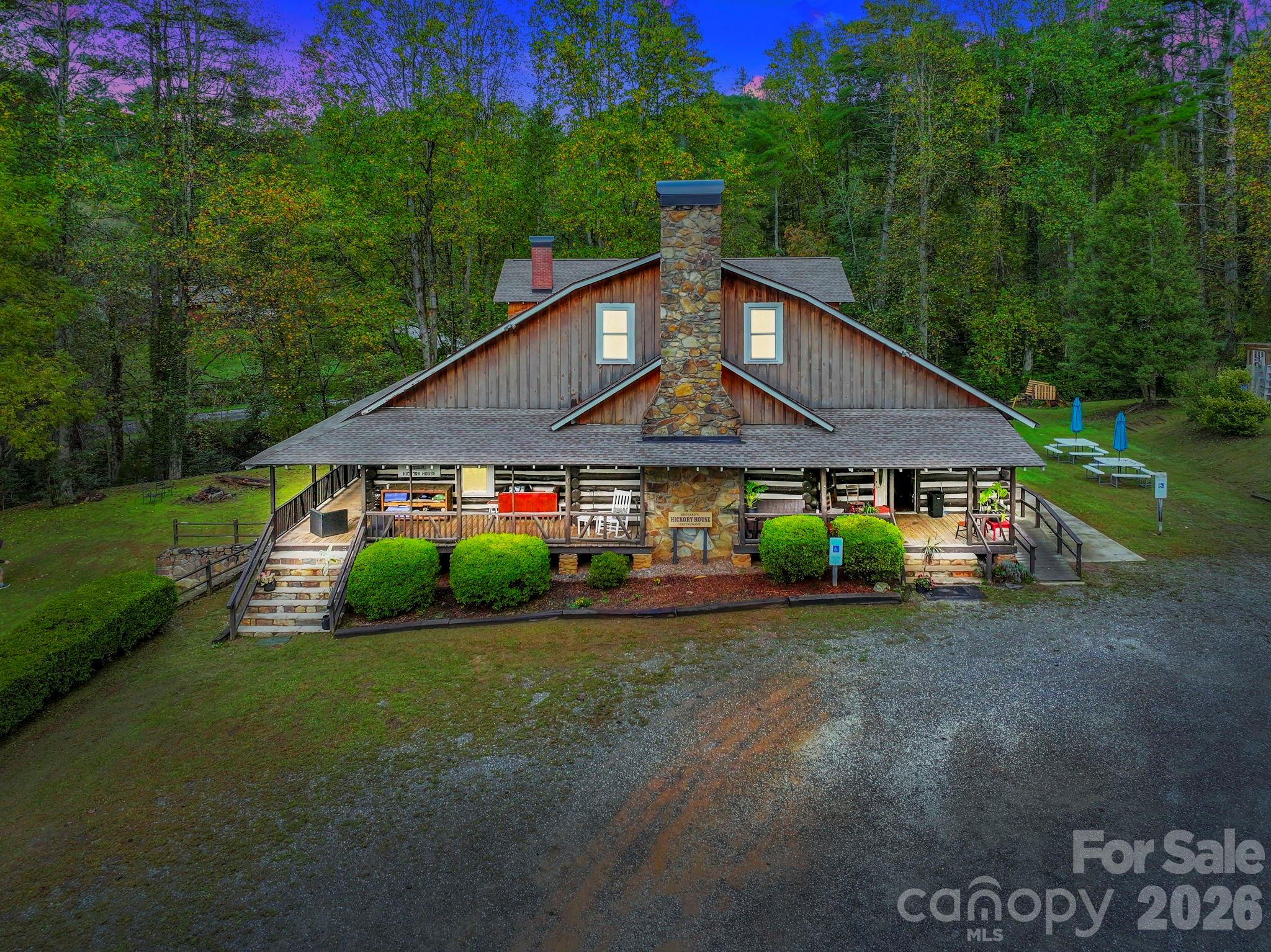 1196 N Country Club Road Property Photo 1