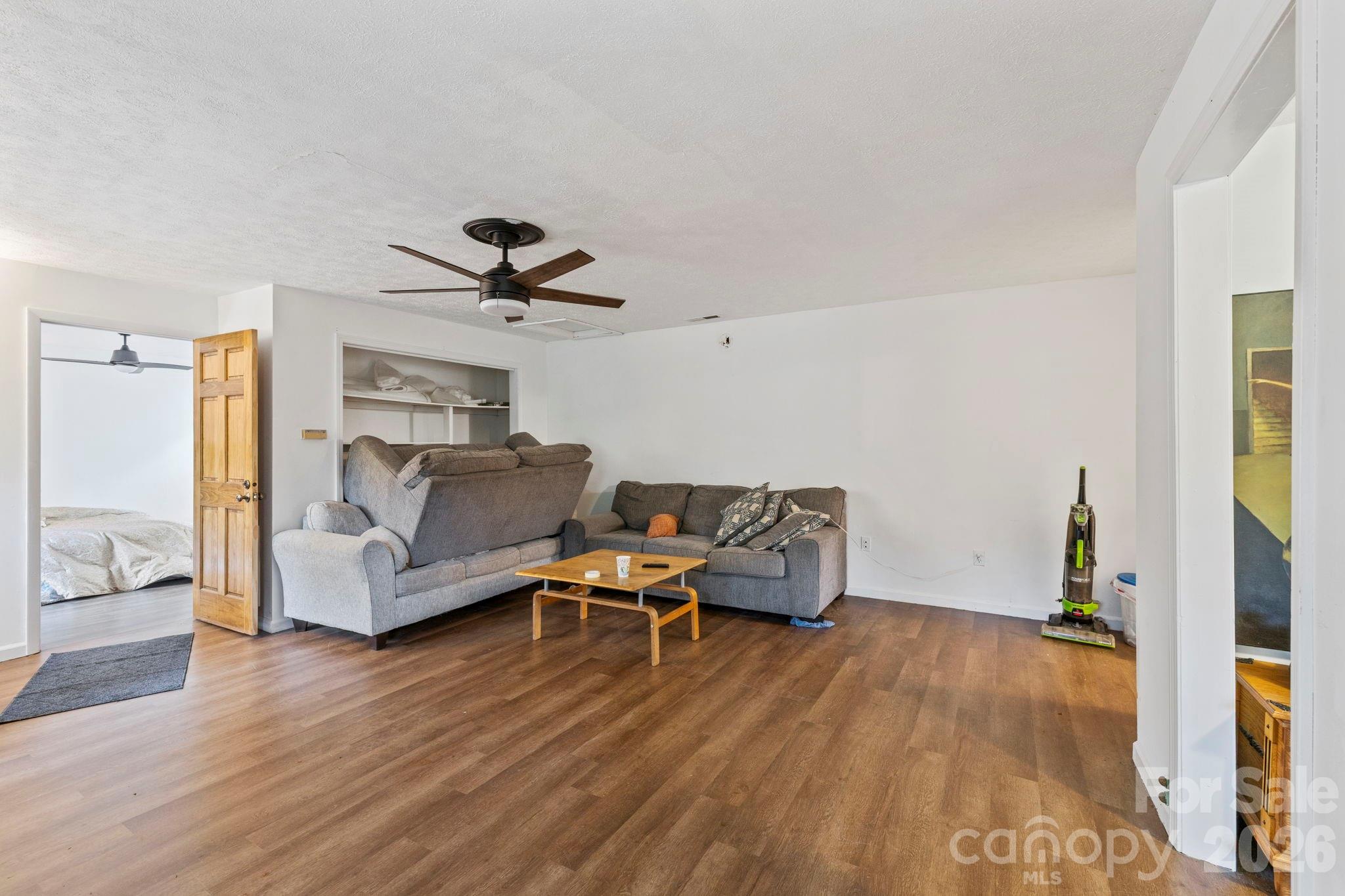 1196 N Country Club Road Property Photo 28