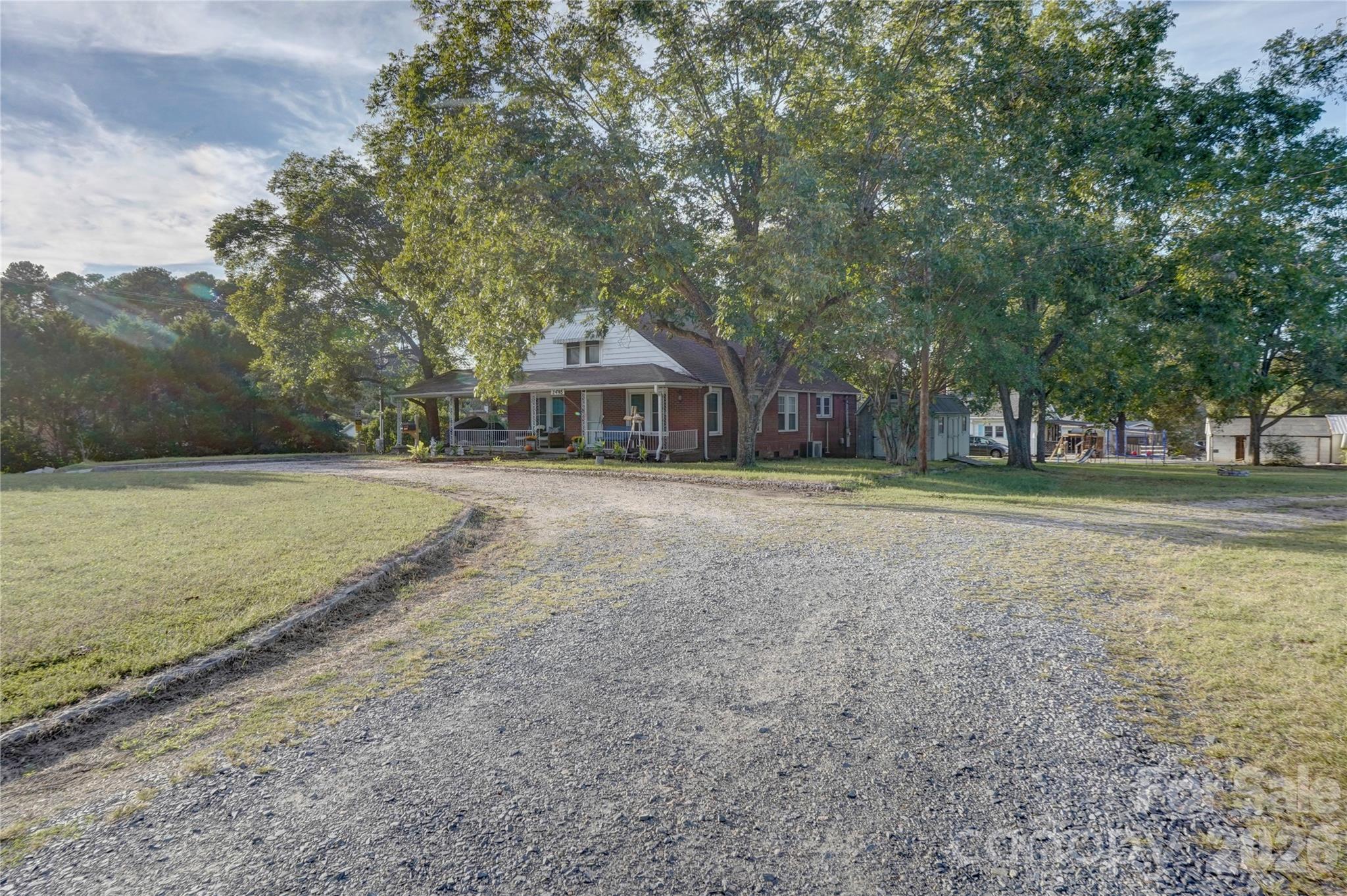 2495 Centergrove Road Property Photo 4