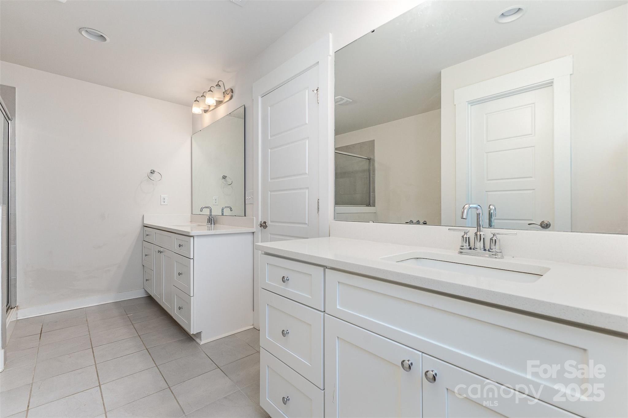7725 Shalom Drive Property Photo 10