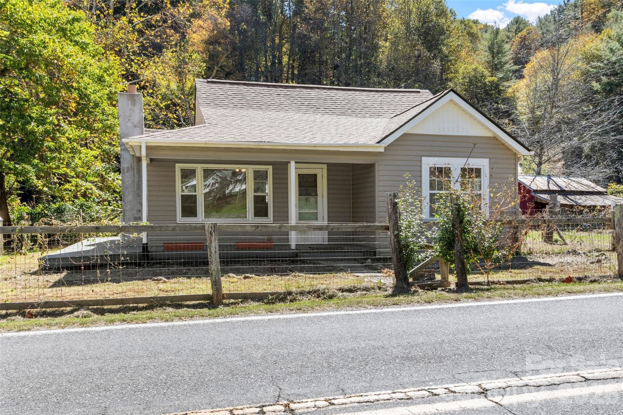 689 Bald Mountain Road Property Photo 2