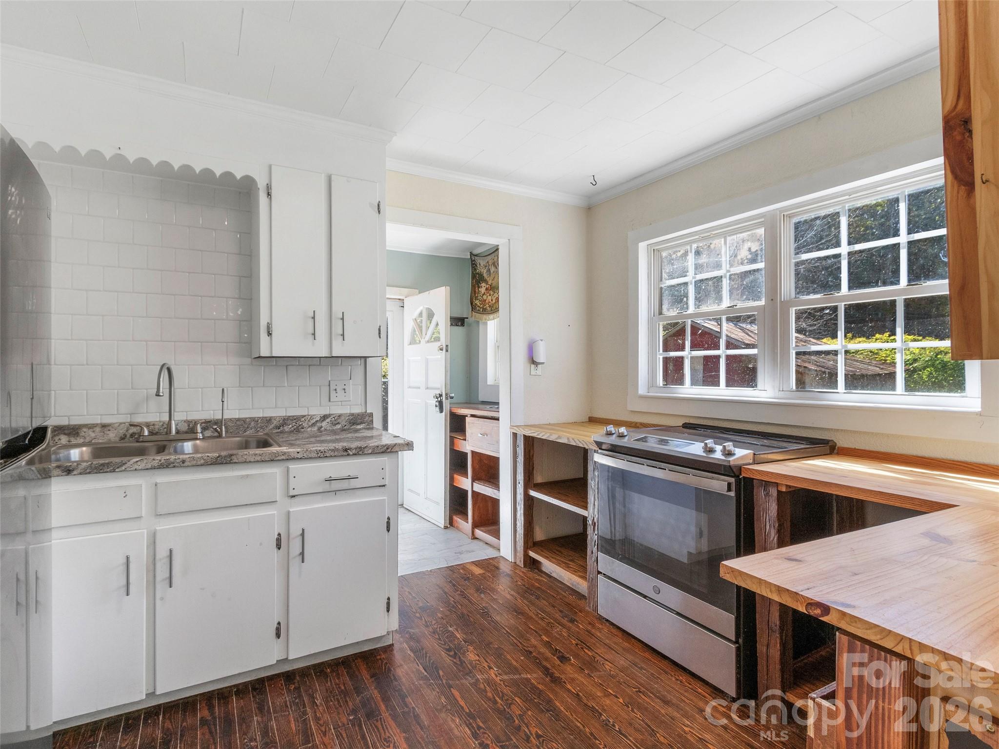 689 Bald Mountain Road Property Photo 7