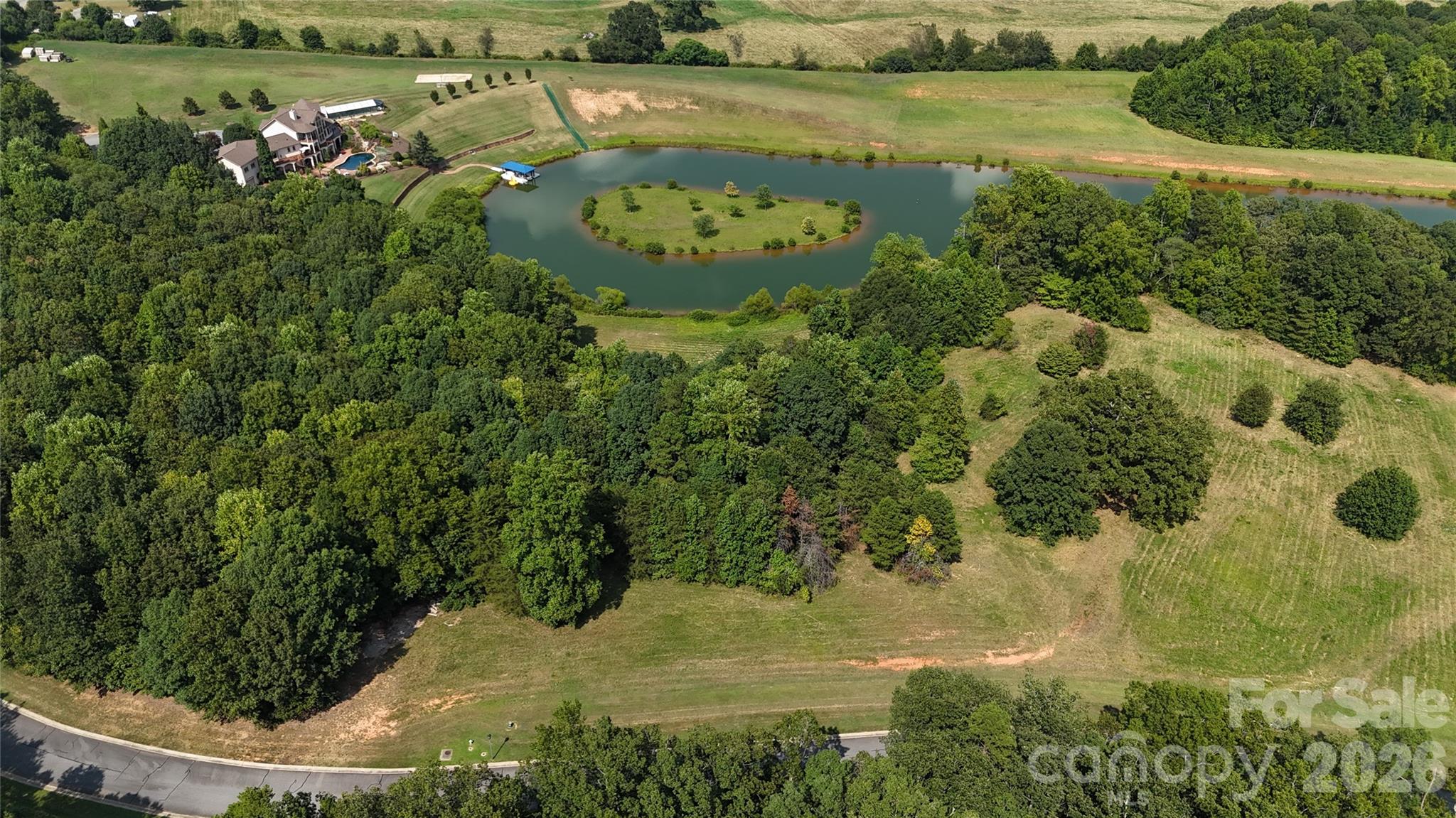 4604 Mirror Lake Drive Property Photo 3