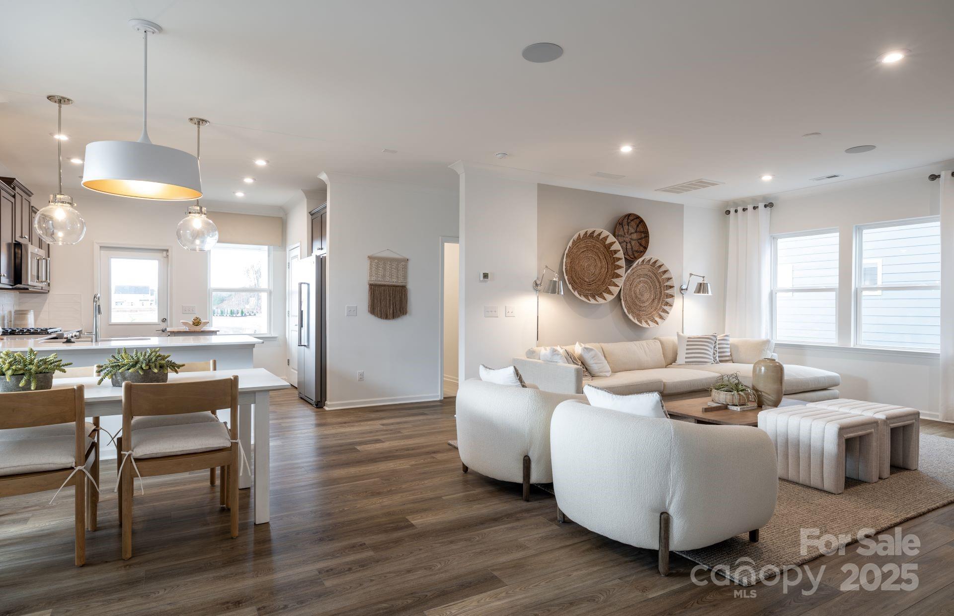 11529 Glasden Road 525 Property Photo 4