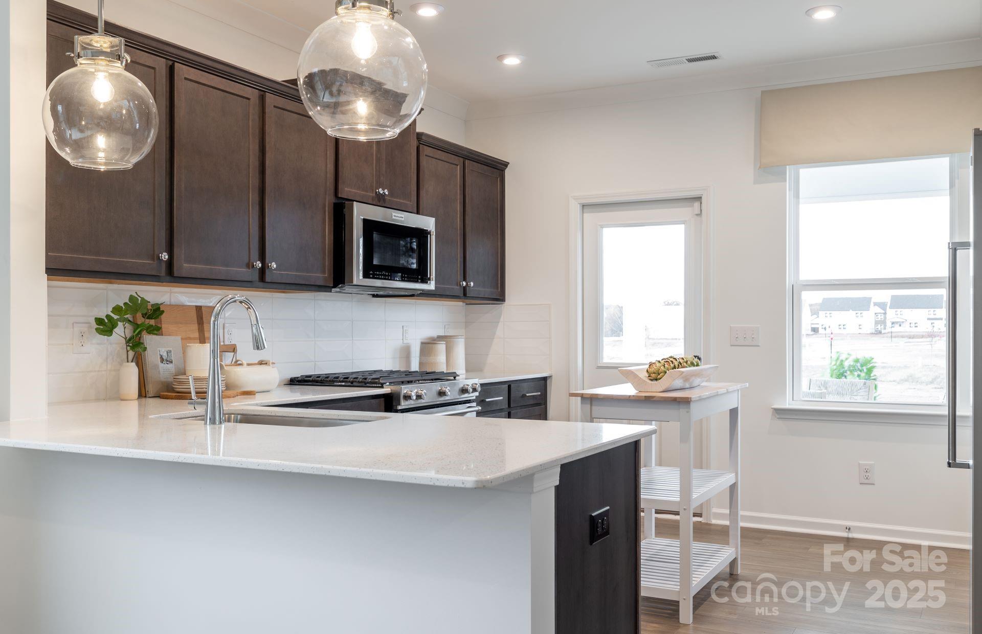 11529 Glasden Road 525 Property Photo 9