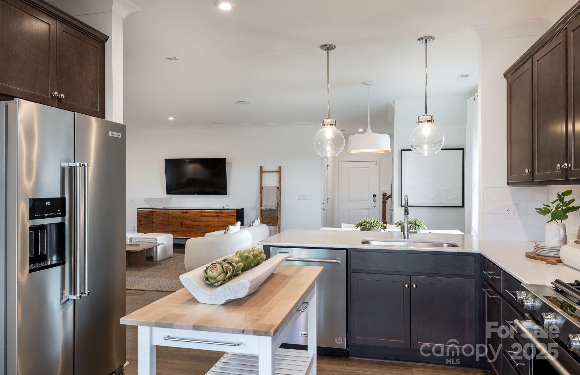 11529 Glasden Road 525 Property Photo 13