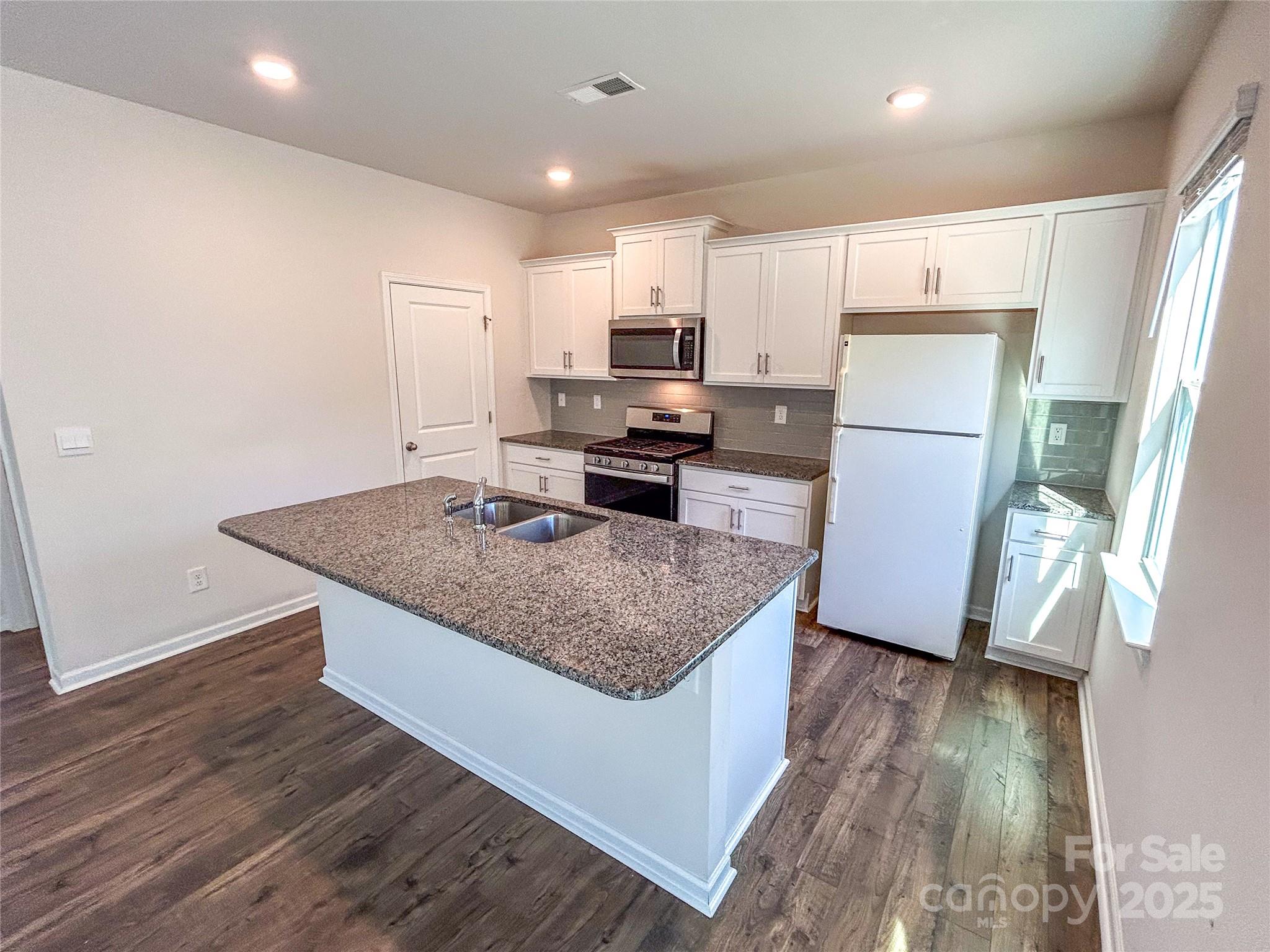 4120 Village Boulevard Property Photo 5