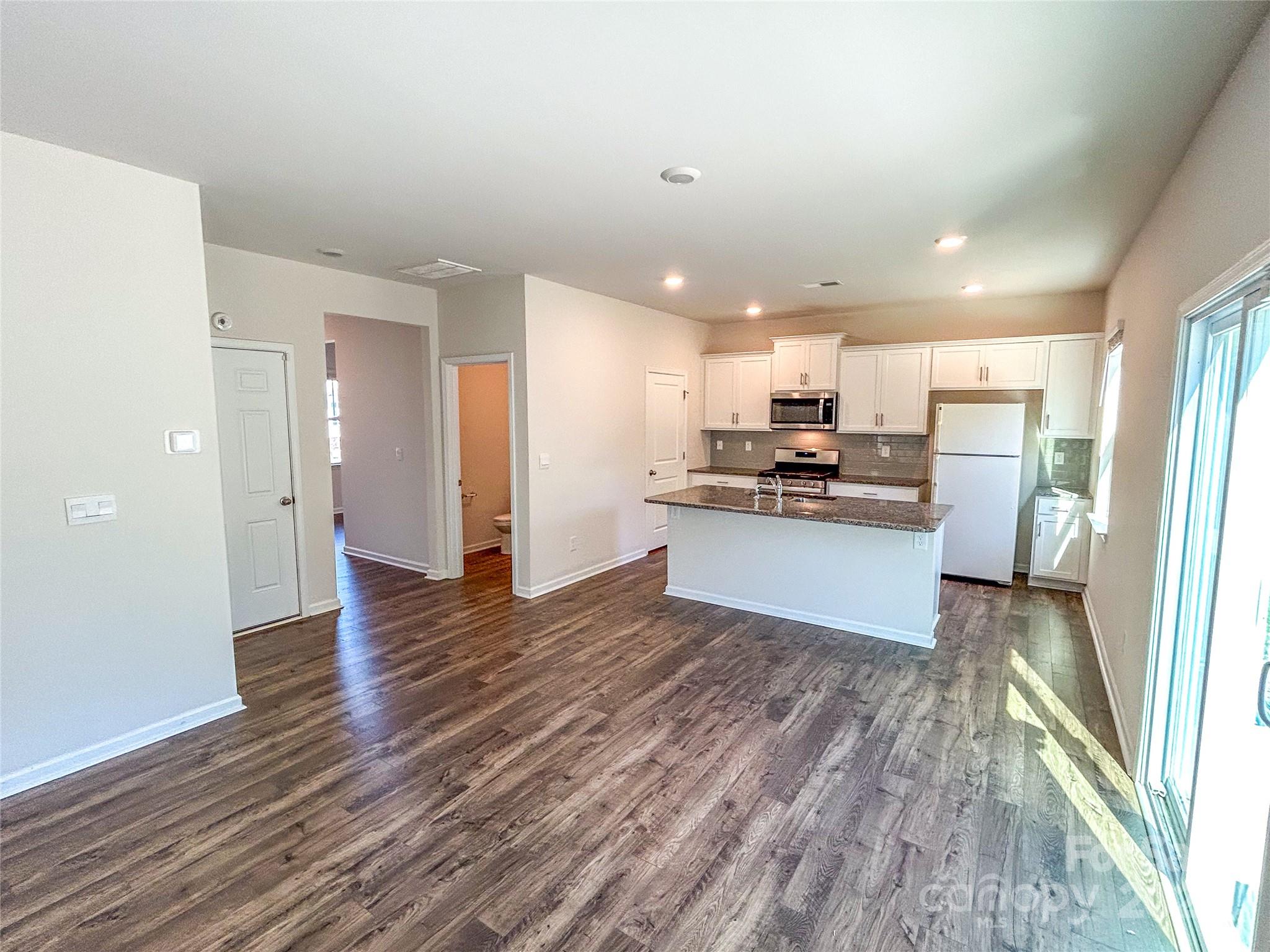 4120 Village Boulevard Property Photo 6