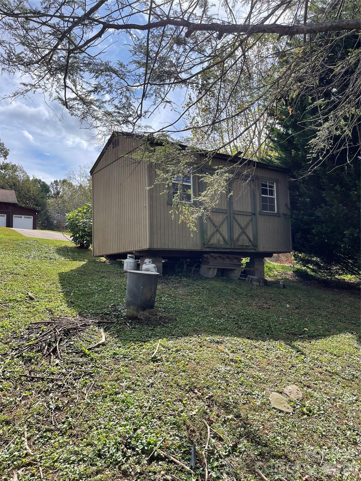 205 L And E Meadows Drive Property Photo 36