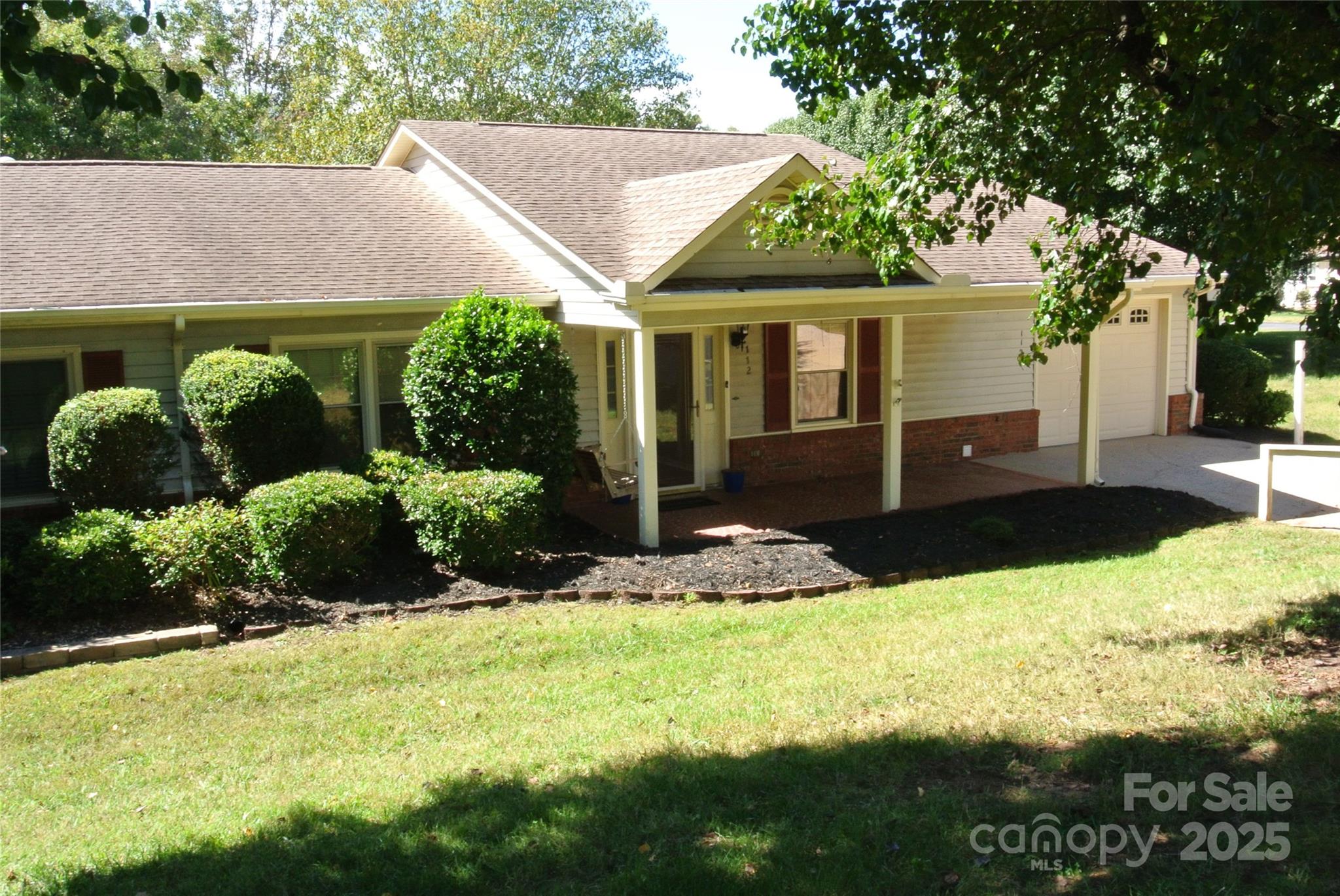 112 Holly Court Property Photo 1
