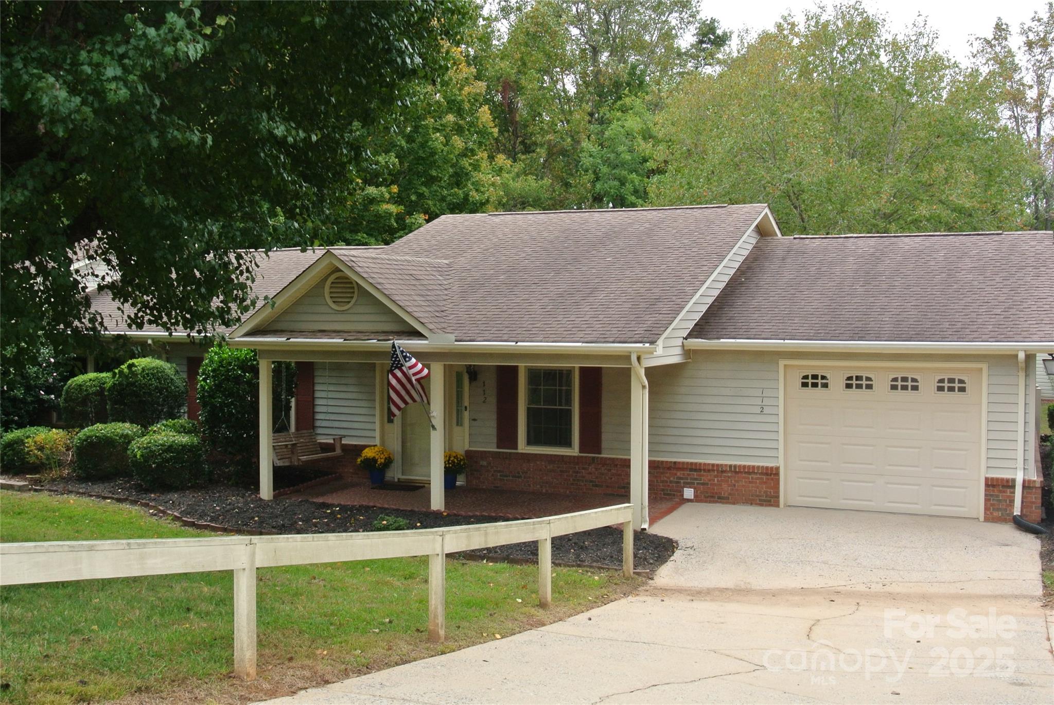 112 Holly Court Property Photo 2