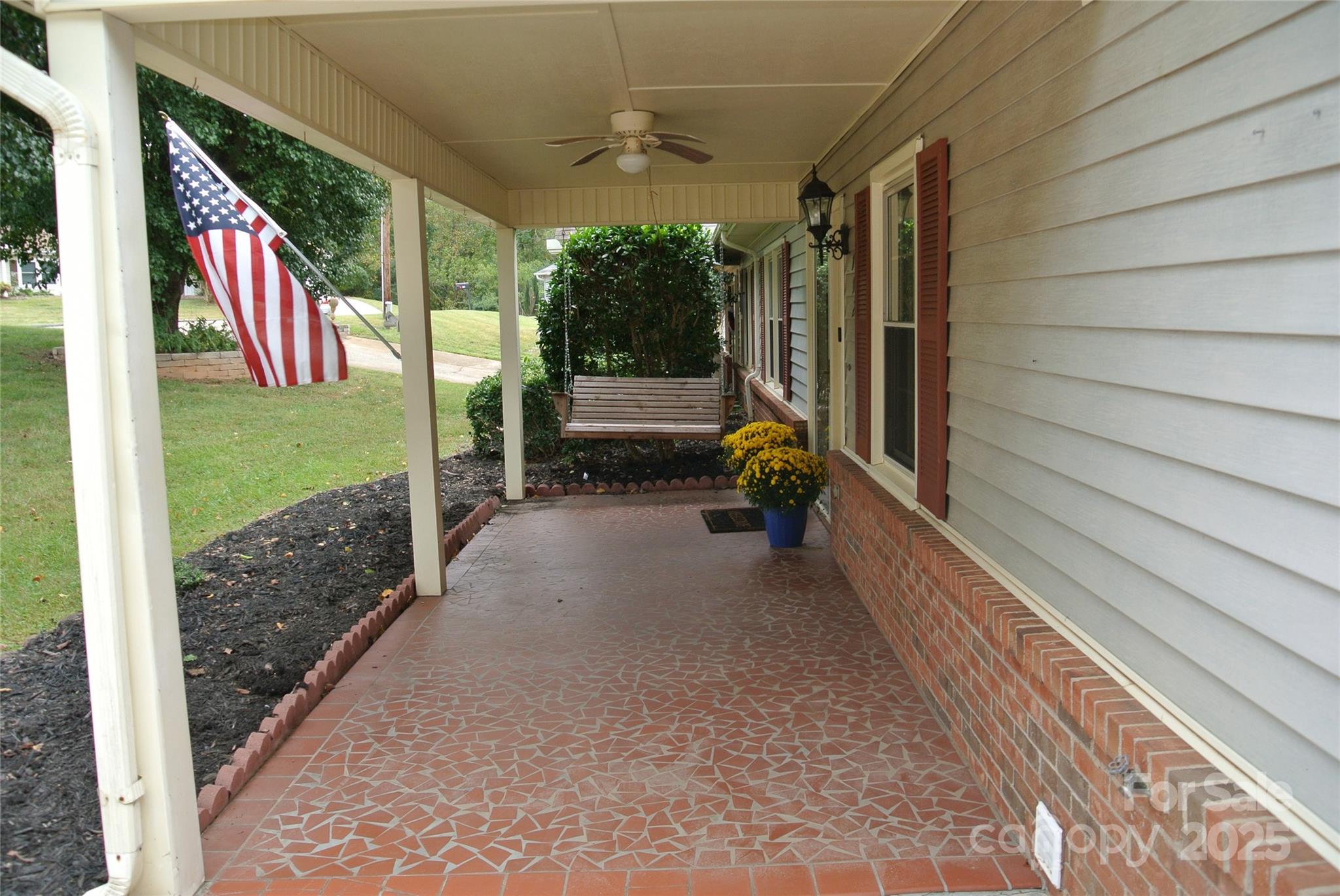 112 Holly Court Property Photo 5
