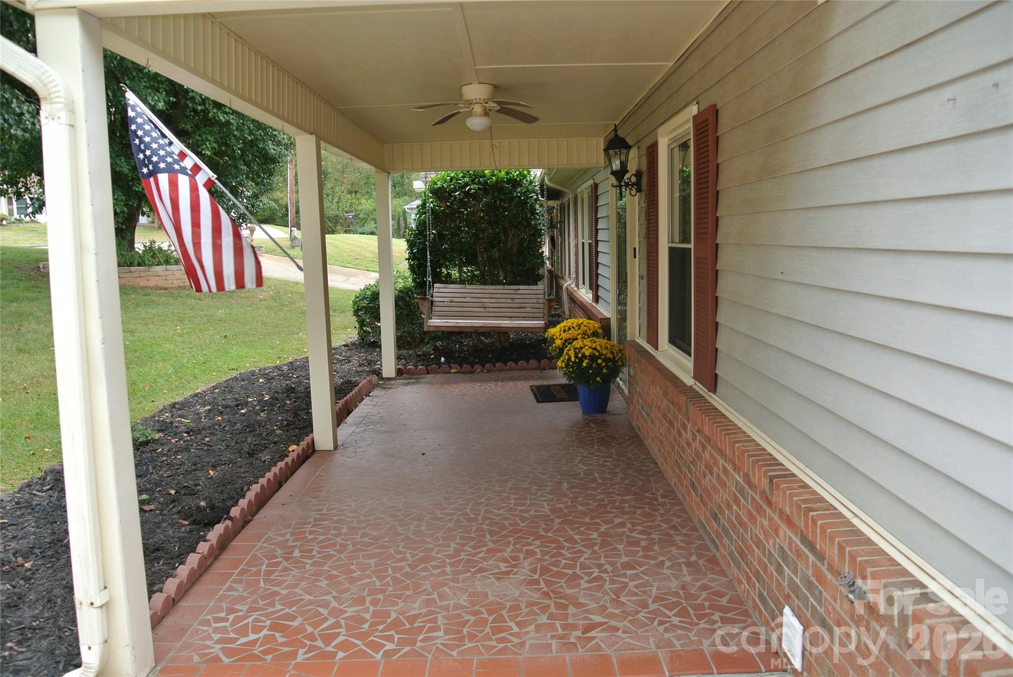 112 Holly Court Property Photo 5