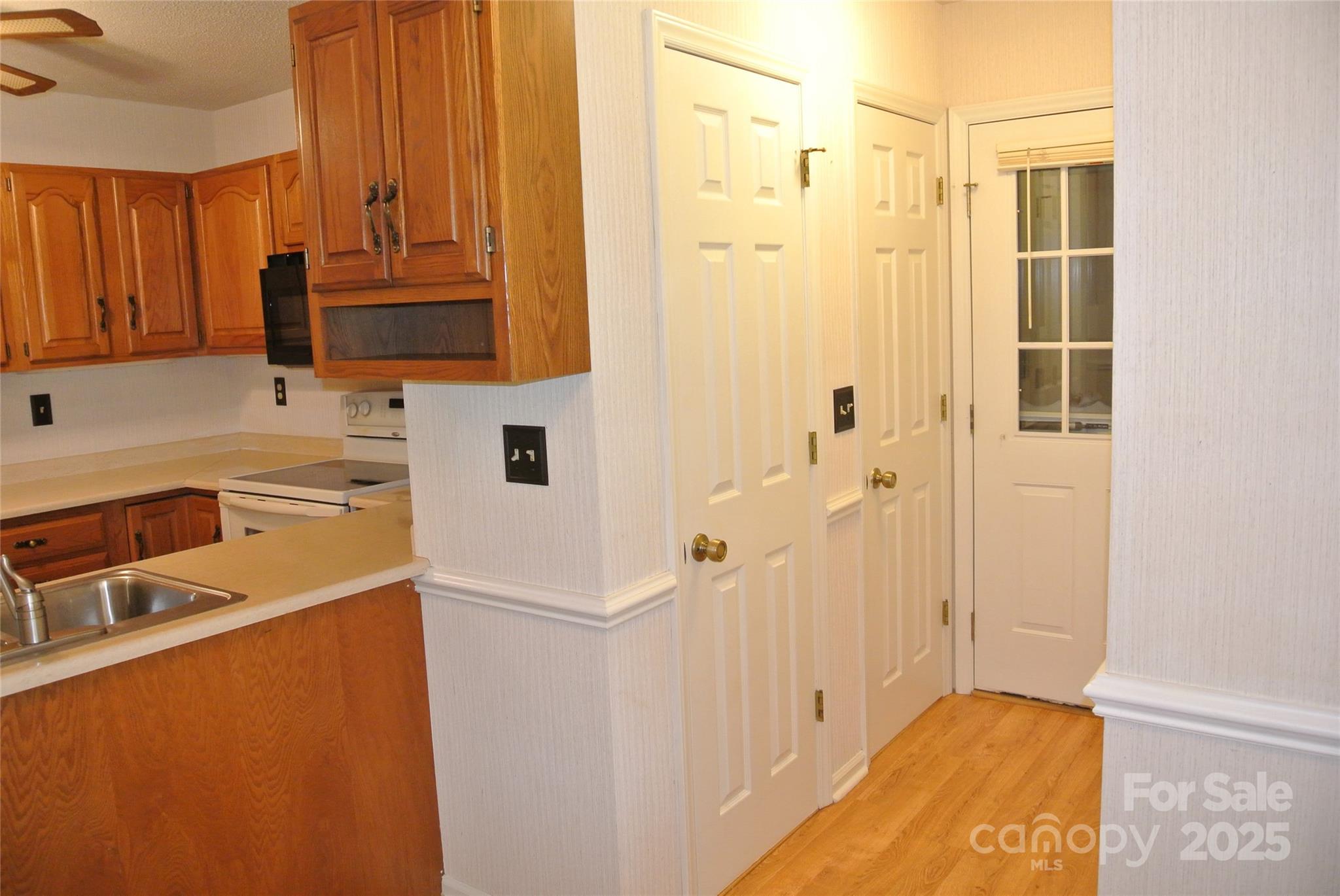 112 Holly Court Property Photo 8