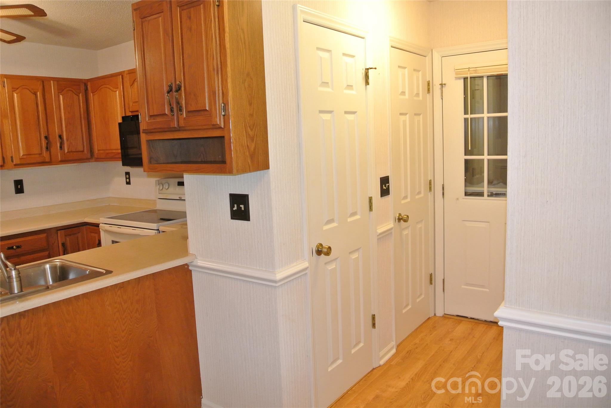 112 Holly Court Property Photo 8