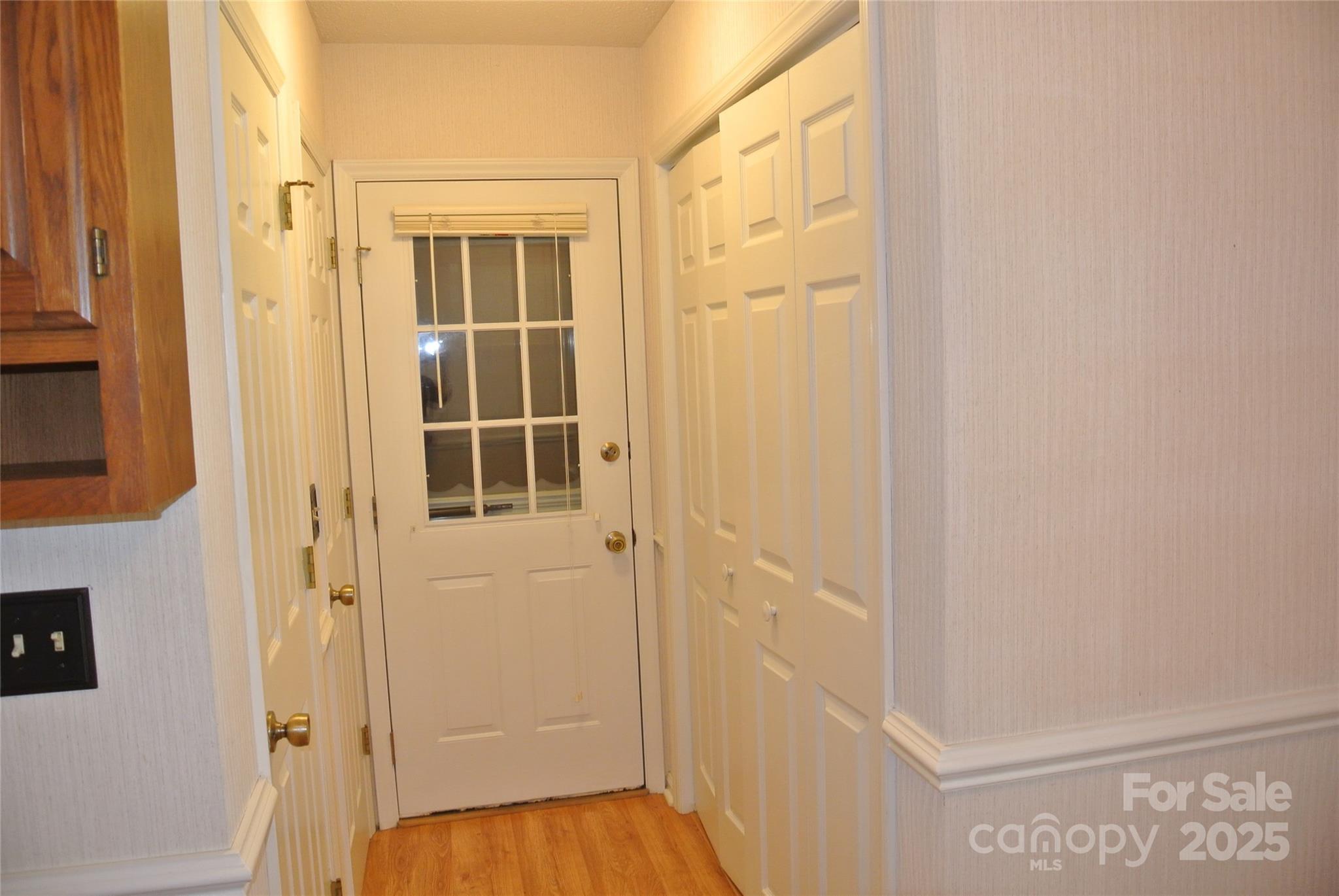 112 Holly Court Property Photo 9