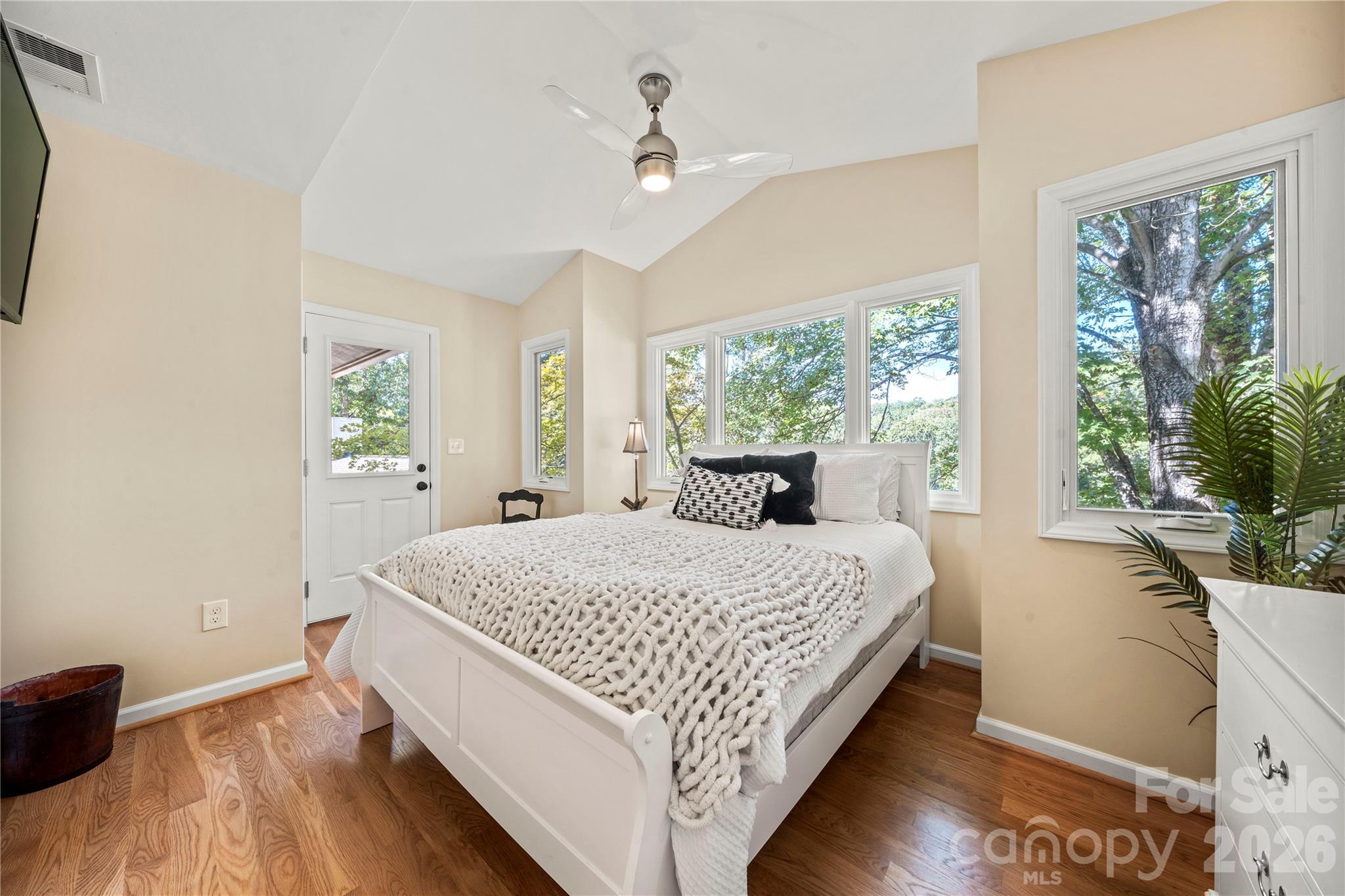 12 Cove Road Property Photo 33