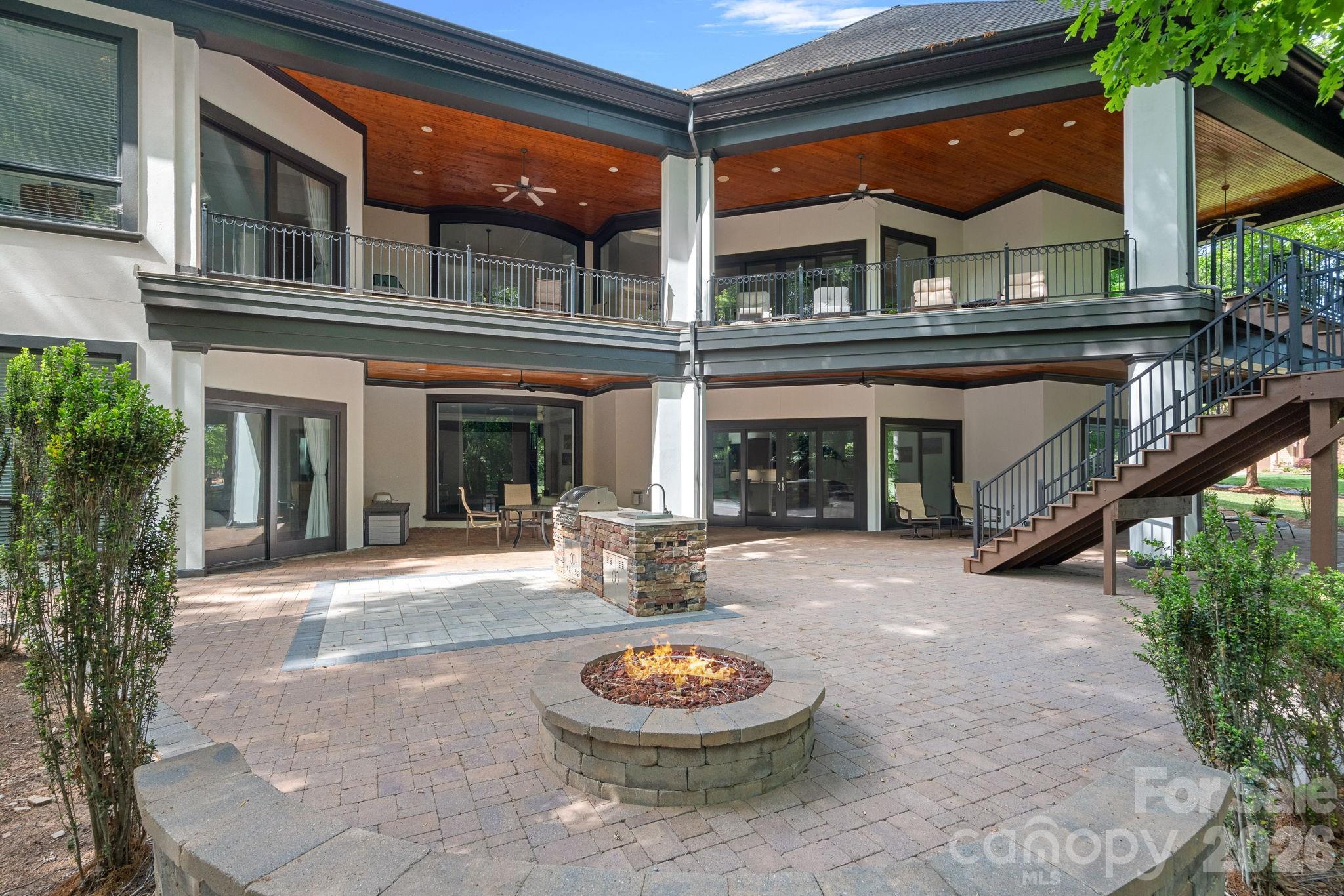 106 Lightship Drive Property Photo 1