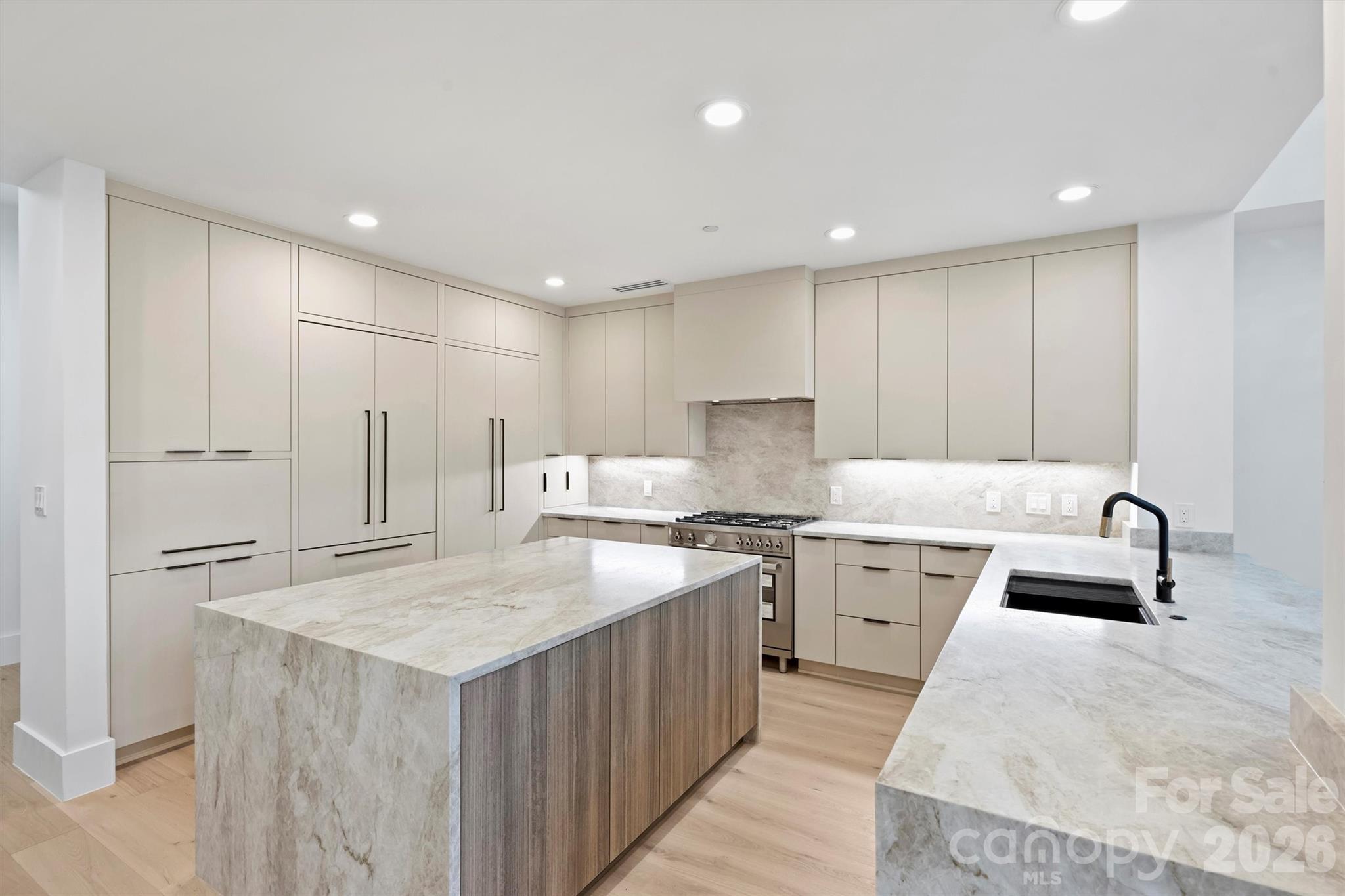 435 S Tryon Street 301 Property Photo 8