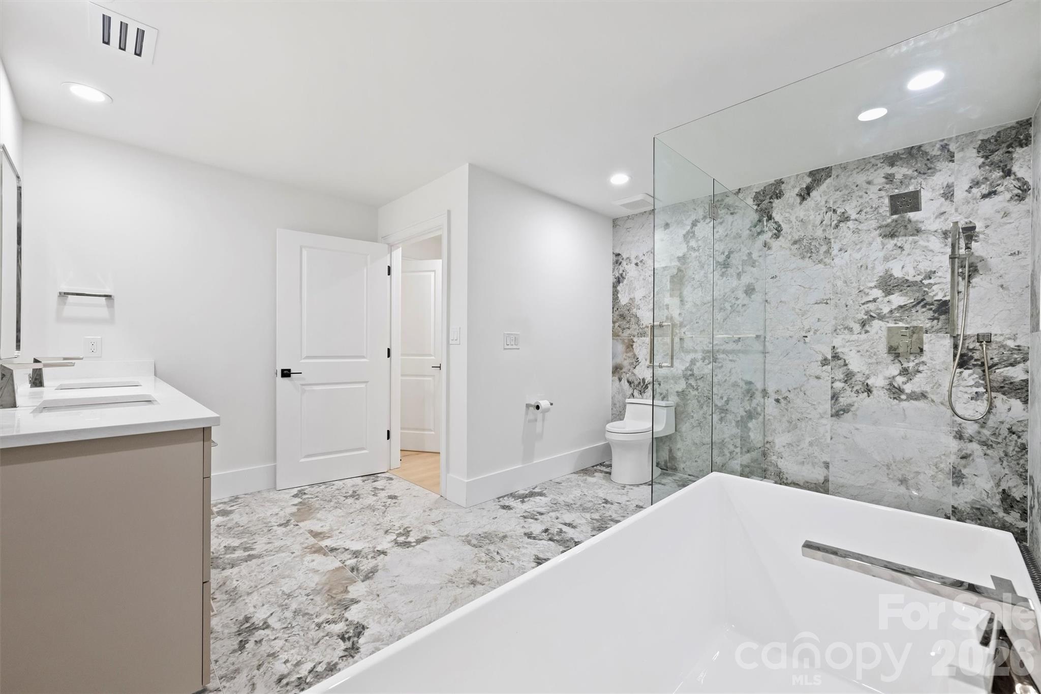 435 S Tryon Street 301 Property Photo 22