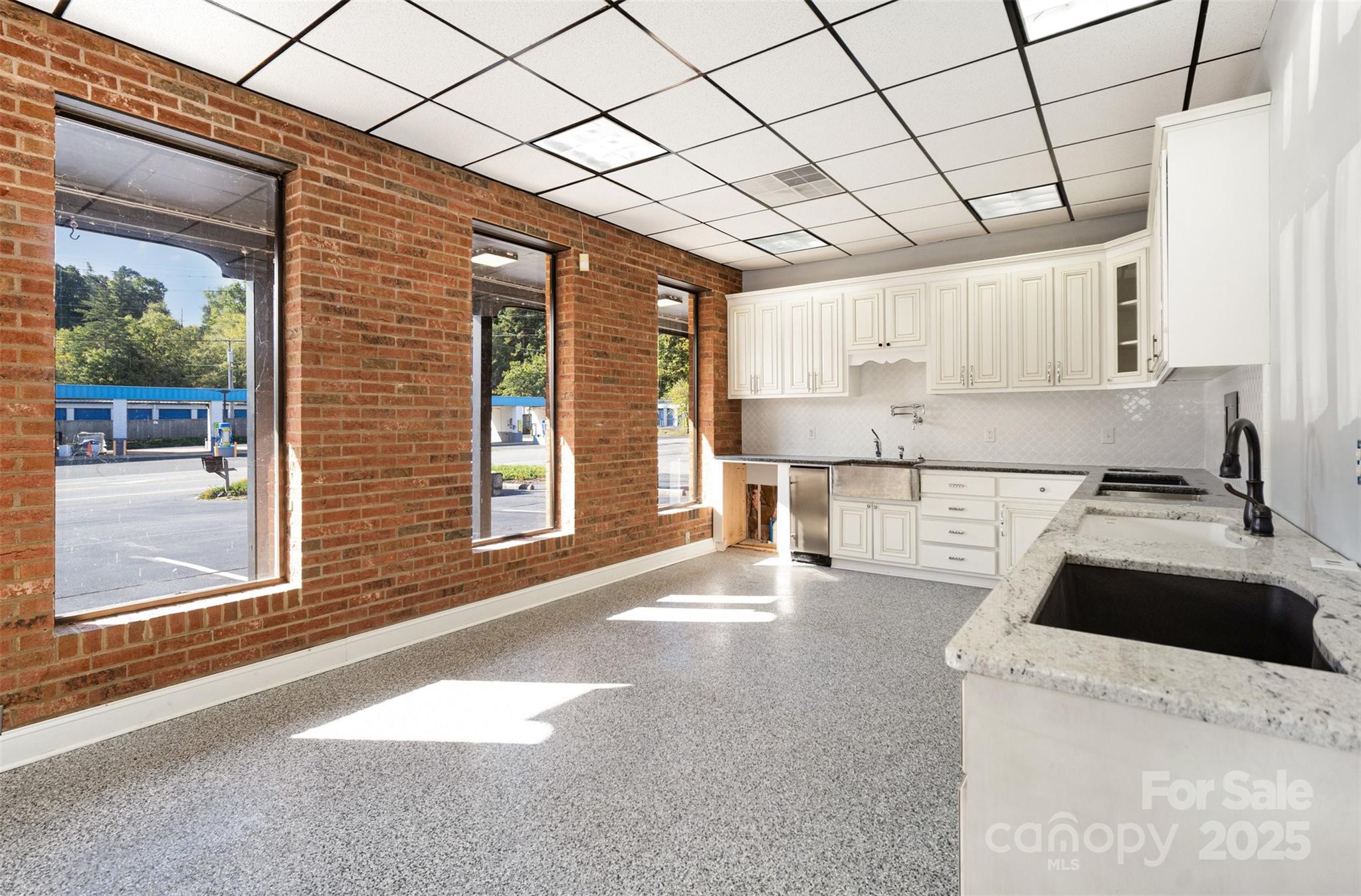 487 Corban Avenue Property Photo 14