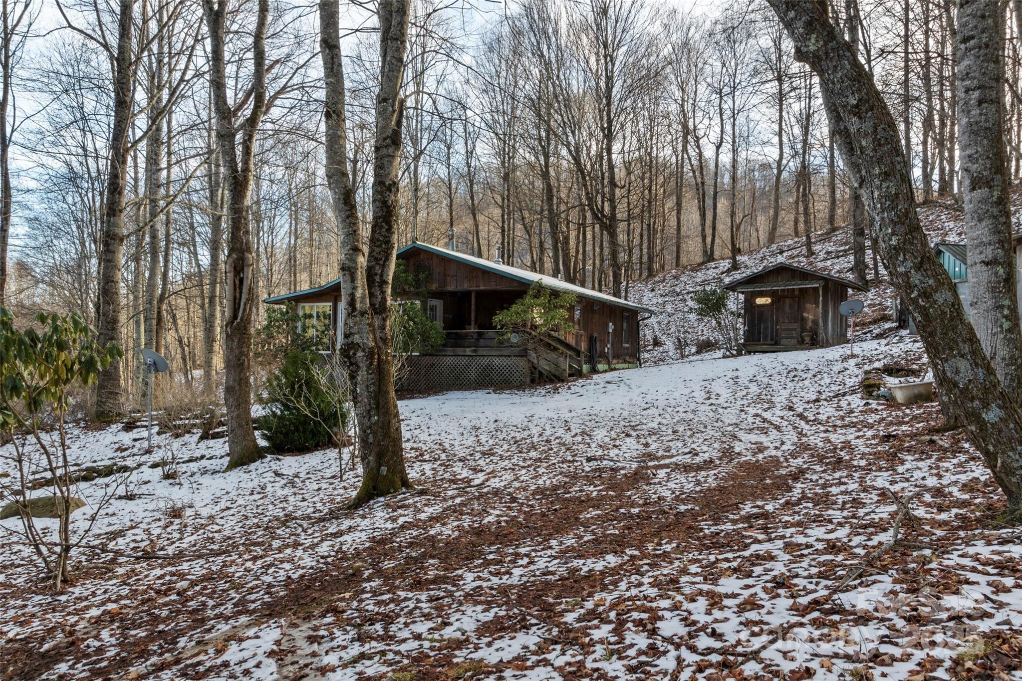 1571 Roaring Fork Road Property Photo 2