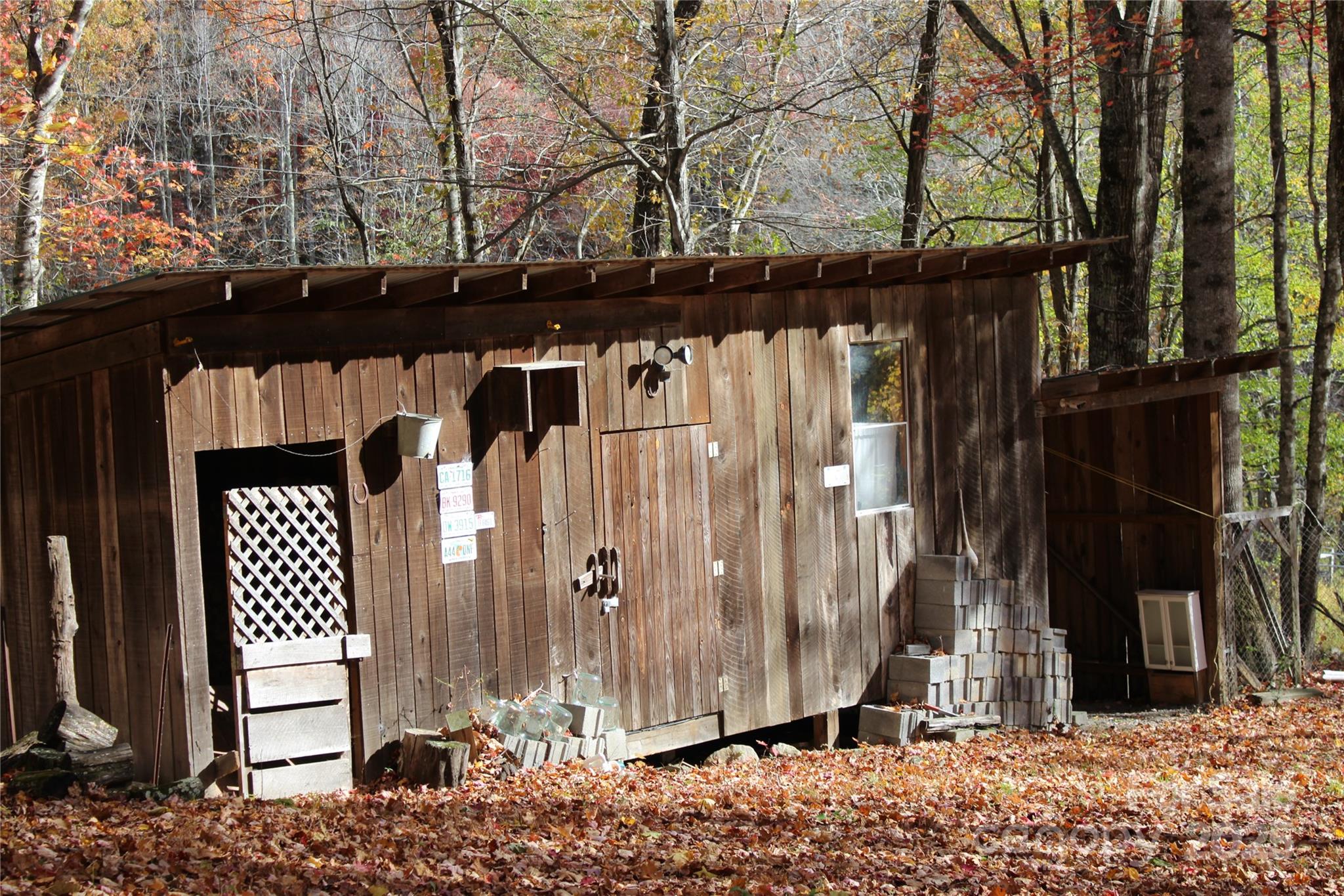 1571 Roaring Fork Road Property Photo 8
