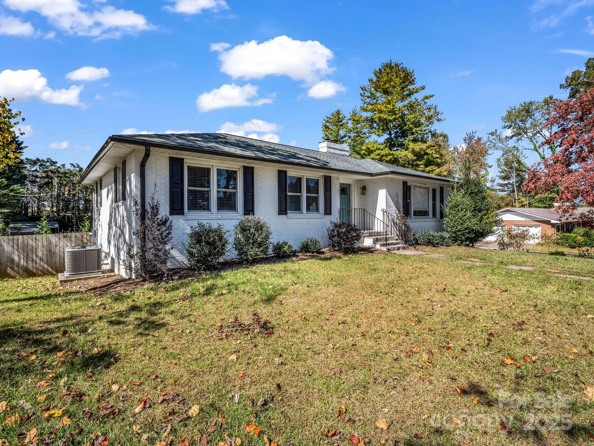 2115 N Stoney View Court Property Photo 2