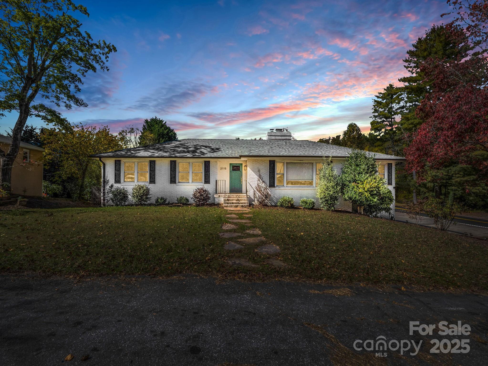 2115 N Stoney View Court Property Photo 3