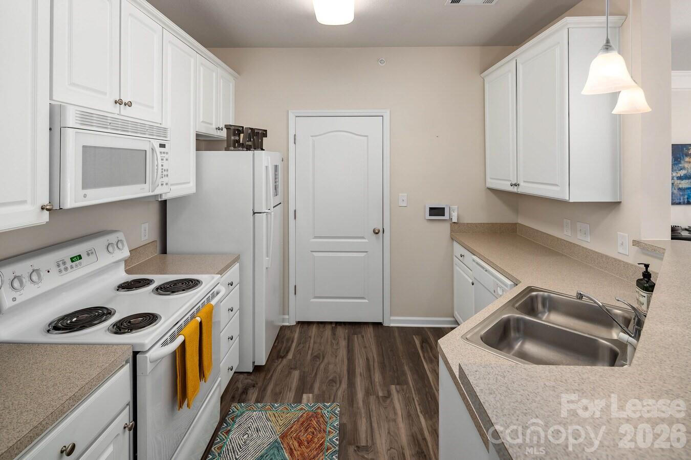 117 Abberly Green Boulevard Shanley I W/ Garage Property Photo 6