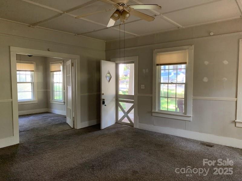 405 S Yates Street Property Photo 6