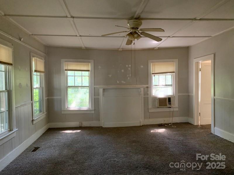 405 S Yates Street Property Photo 8