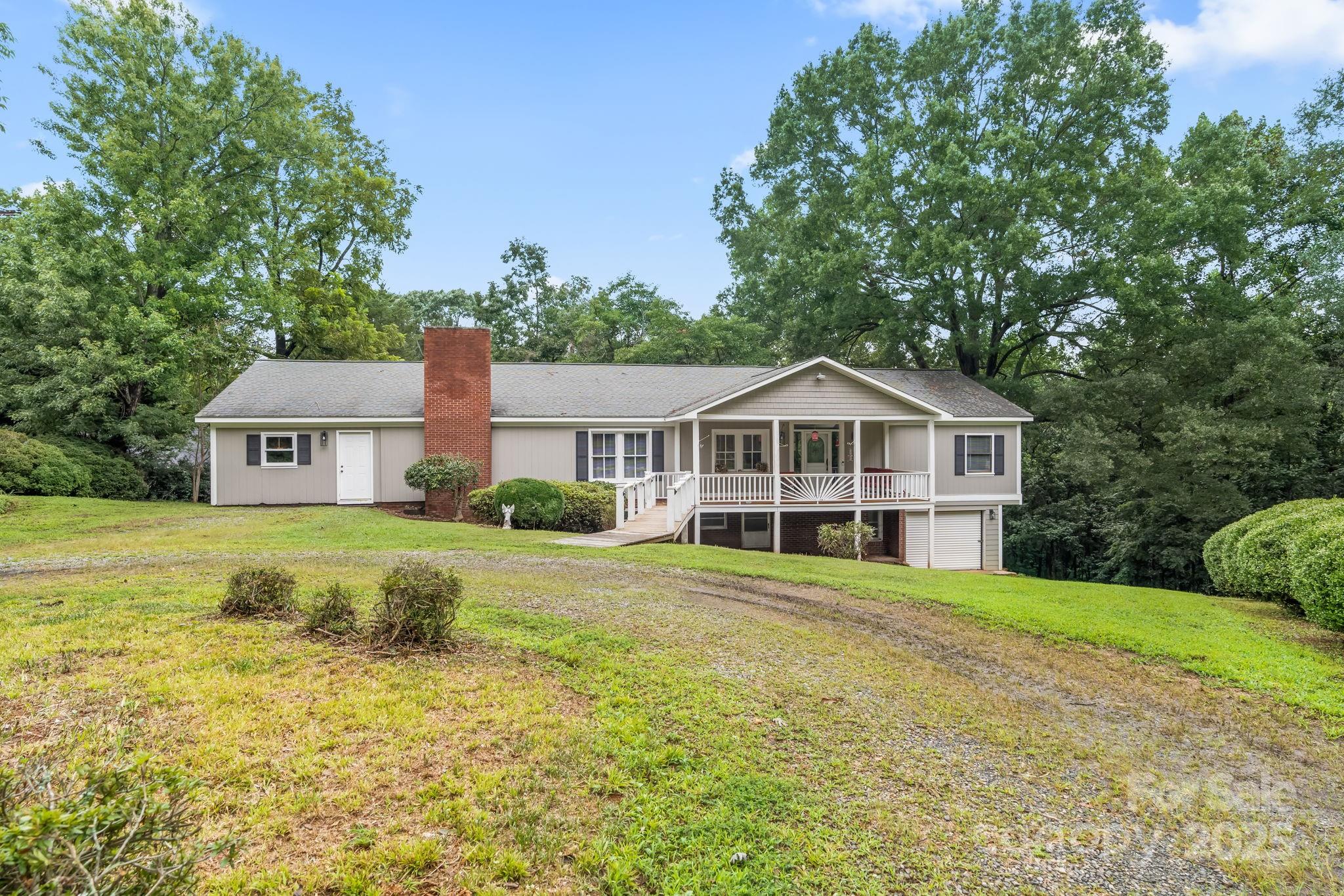 156 Brooks Street Property Photo 1