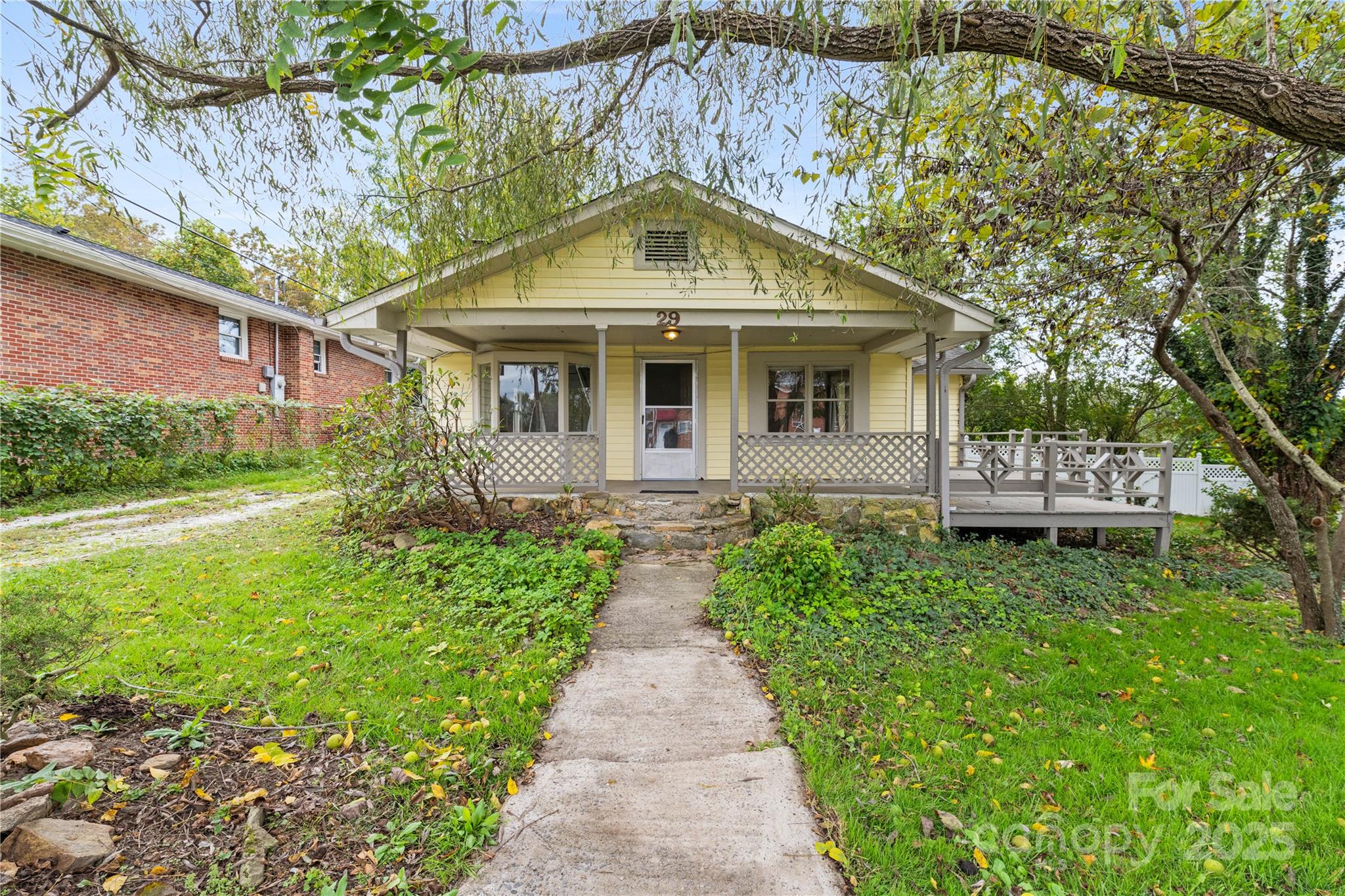 29 Le-An-Hurst Road Property Photo 1