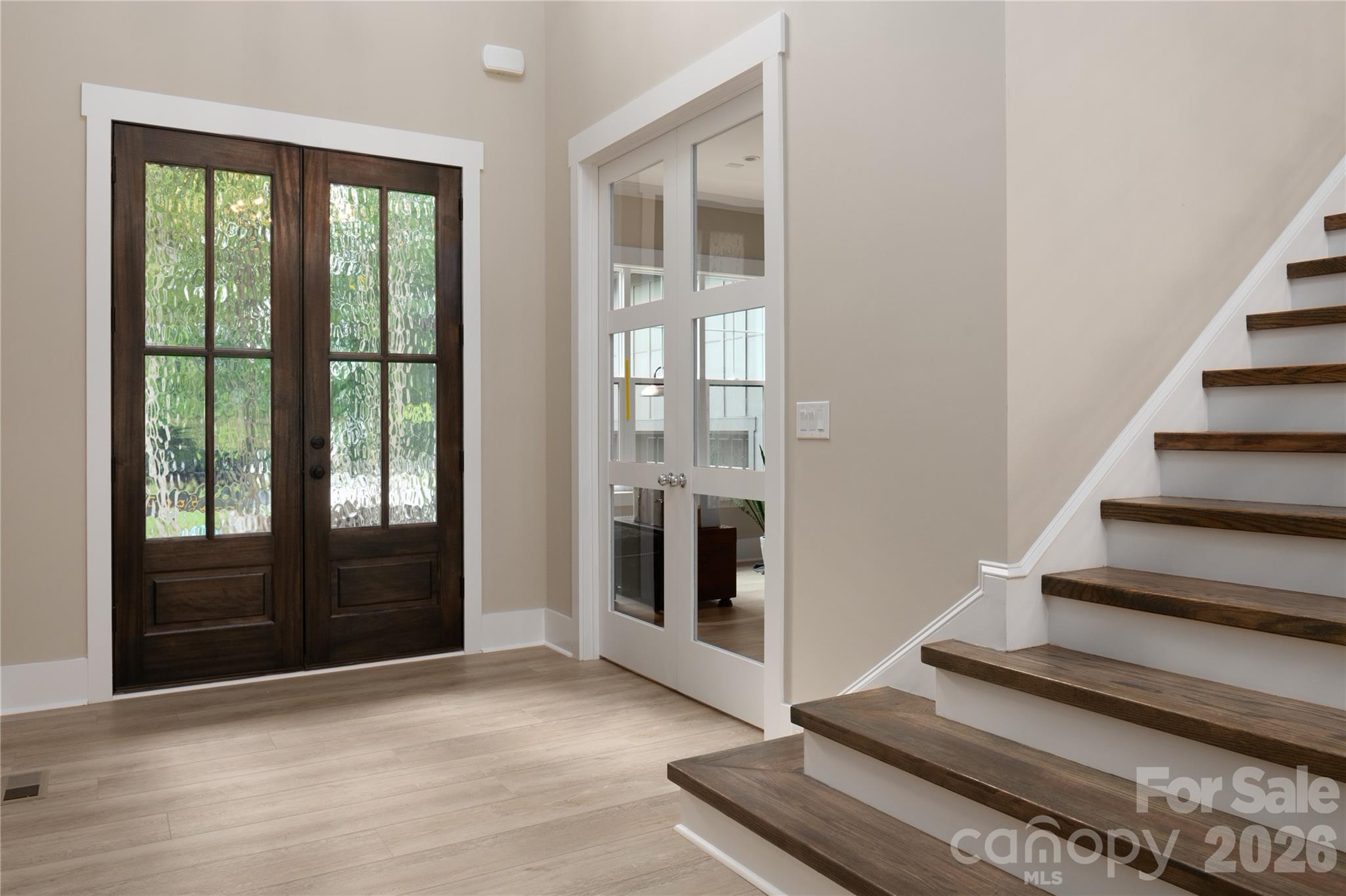 4488 Mirror Lake Drive Property Photo 13