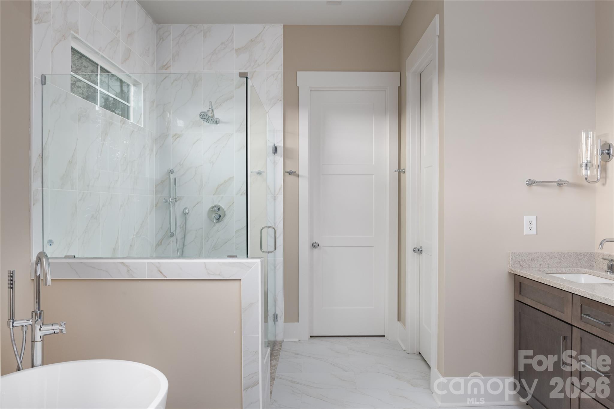 4488 Mirror Lake Drive Property Photo 19