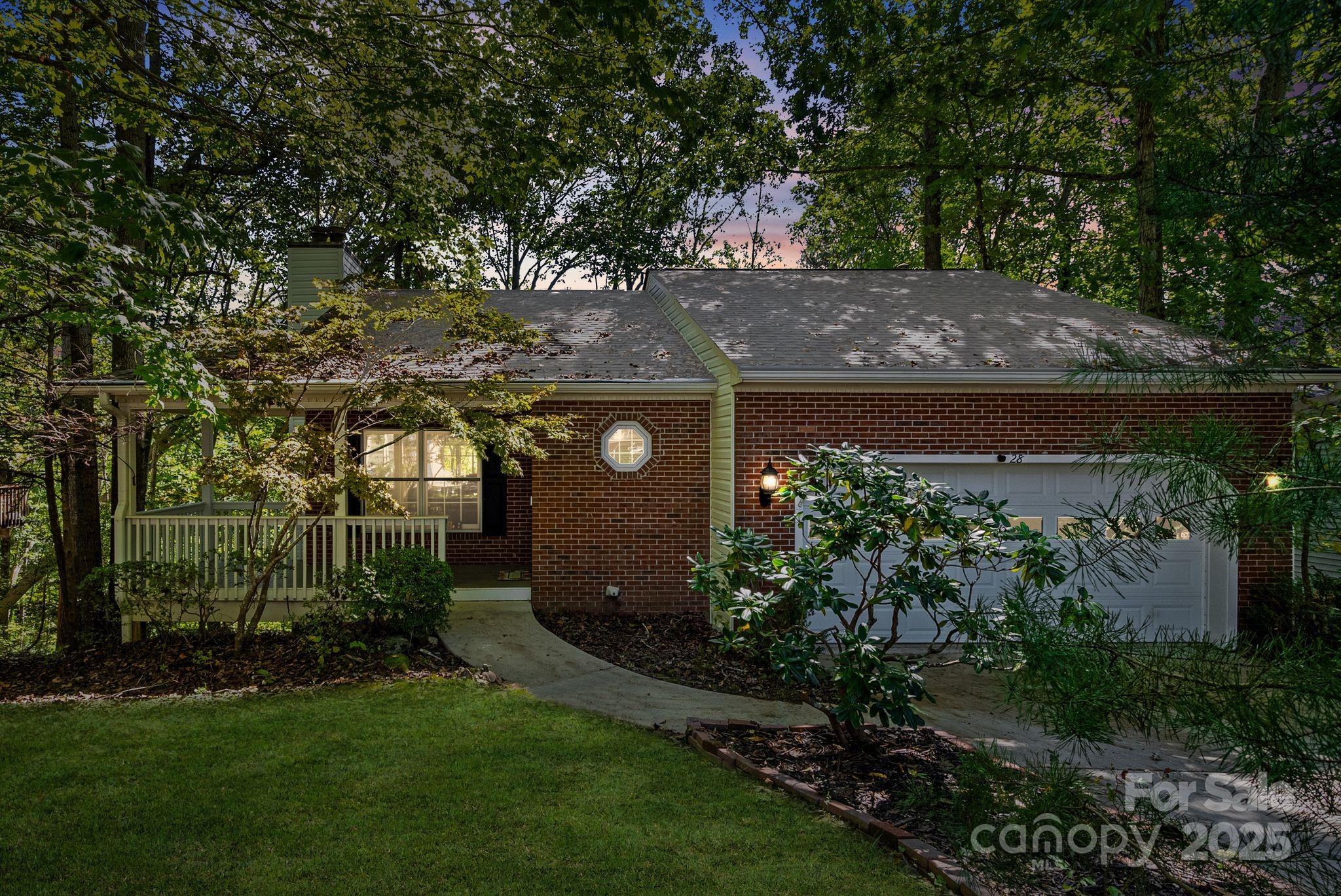 28 Foxberry Drive Property Photo 1