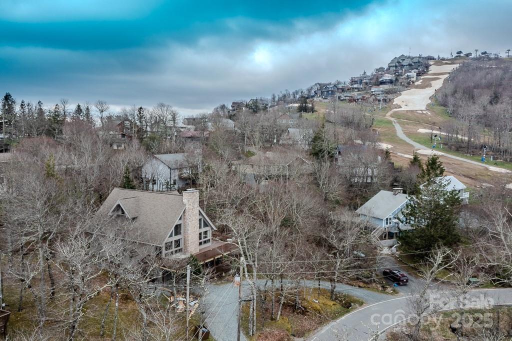 130 Skiway Circle Property Photo 1