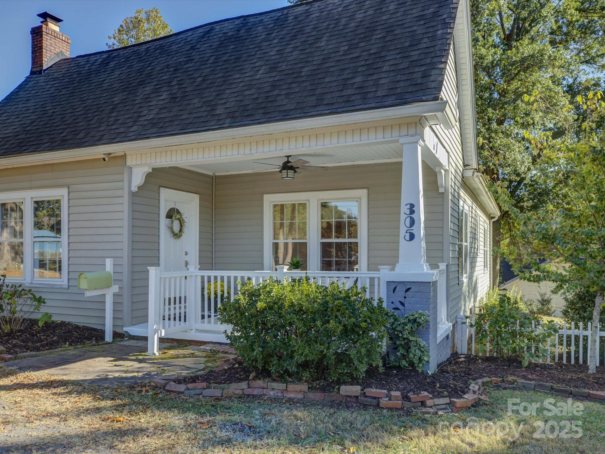 305 Park Drive Property Photo 3