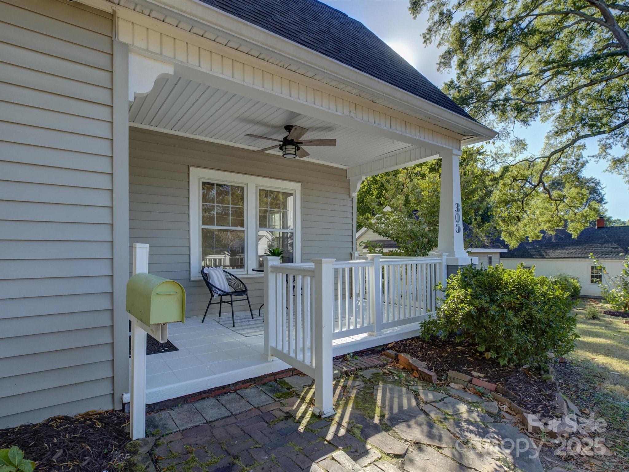 305 Park Drive Property Photo 4