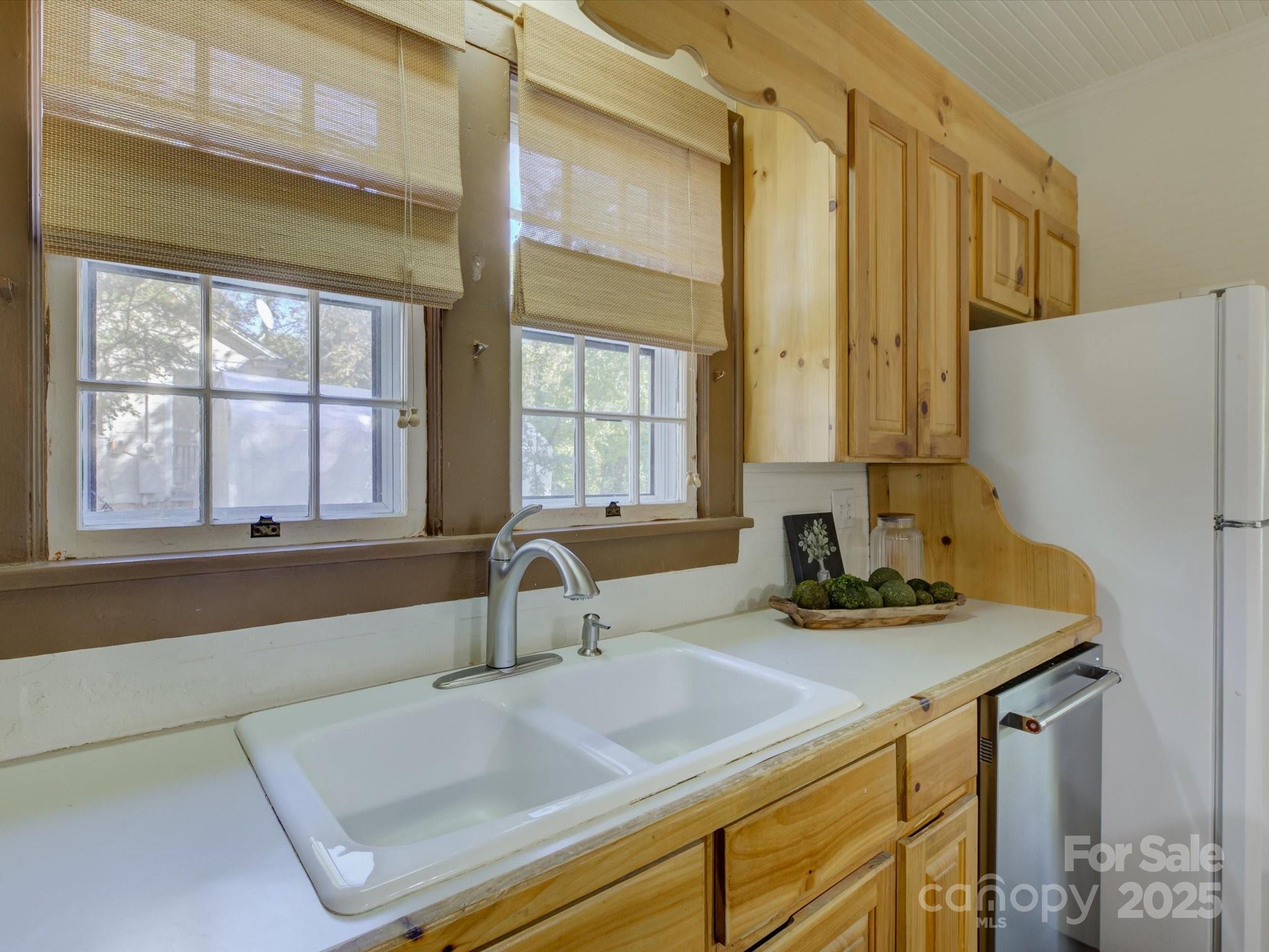 305 Park Drive Property Photo 16