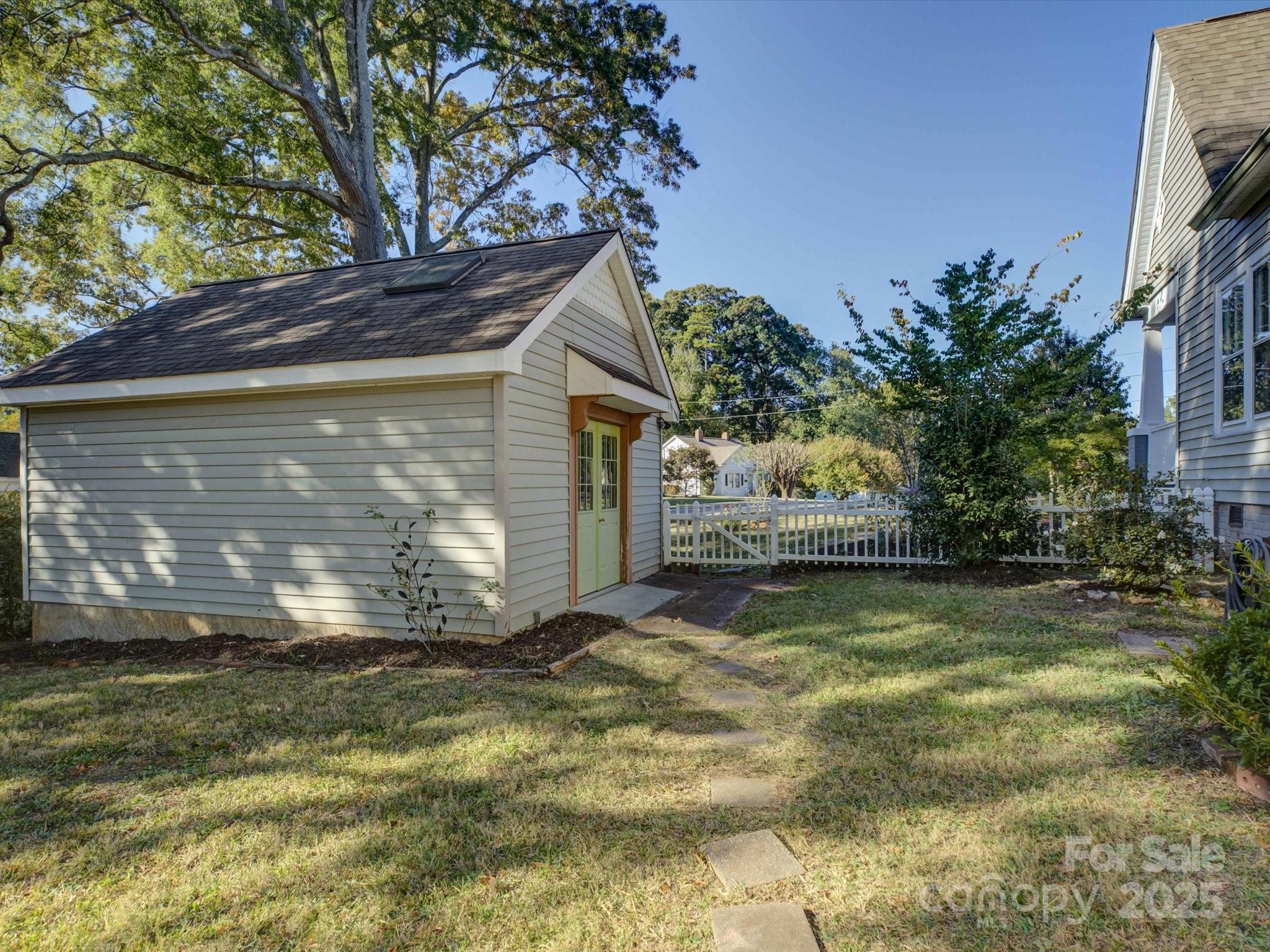 305 Park Drive Property Photo 34