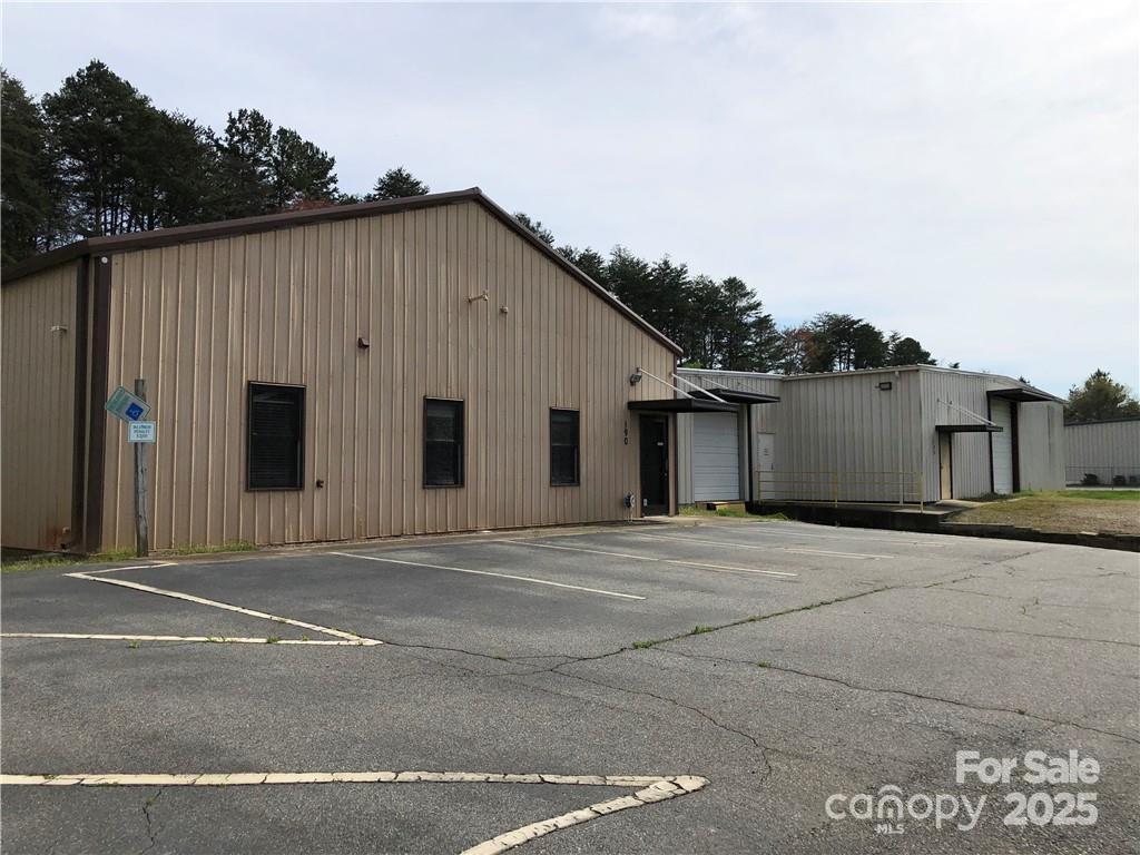 190 Joshua Court Property Photo 5