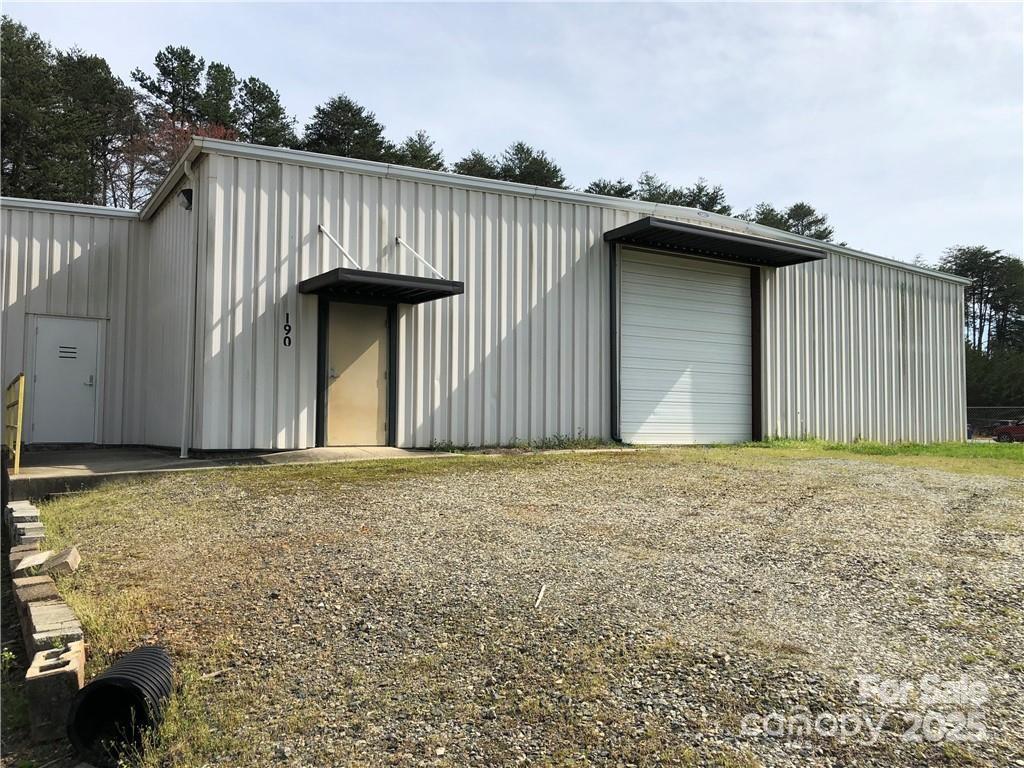 190 Joshua Court Property Photo 6