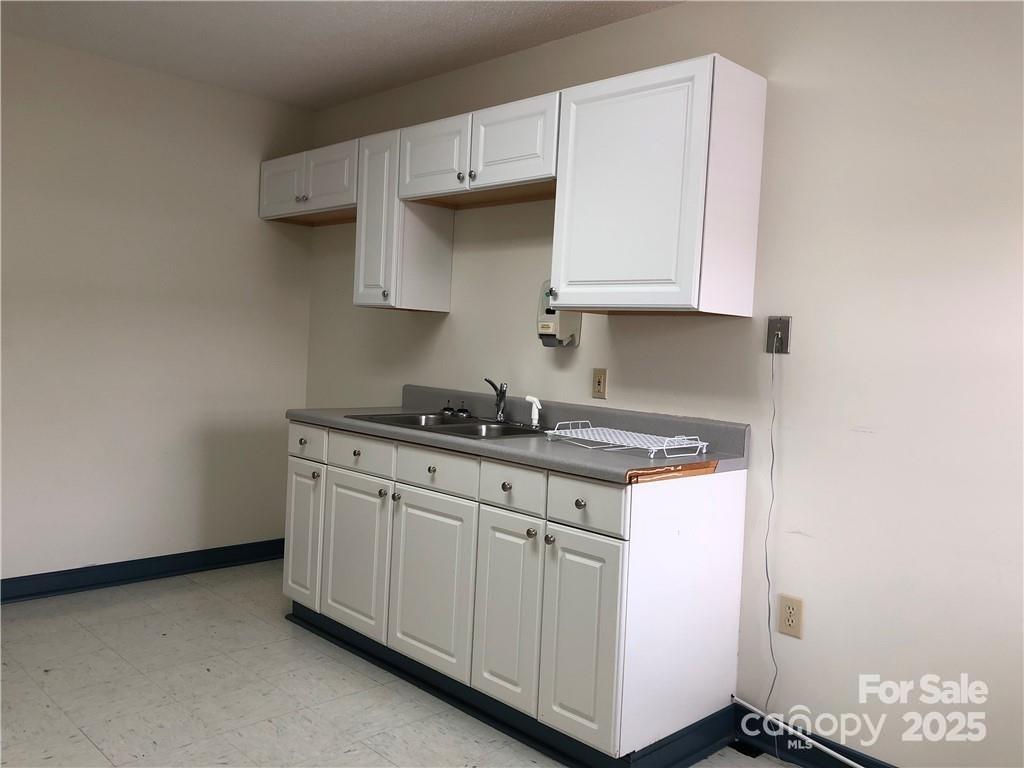 190 Joshua Court Property Photo 8